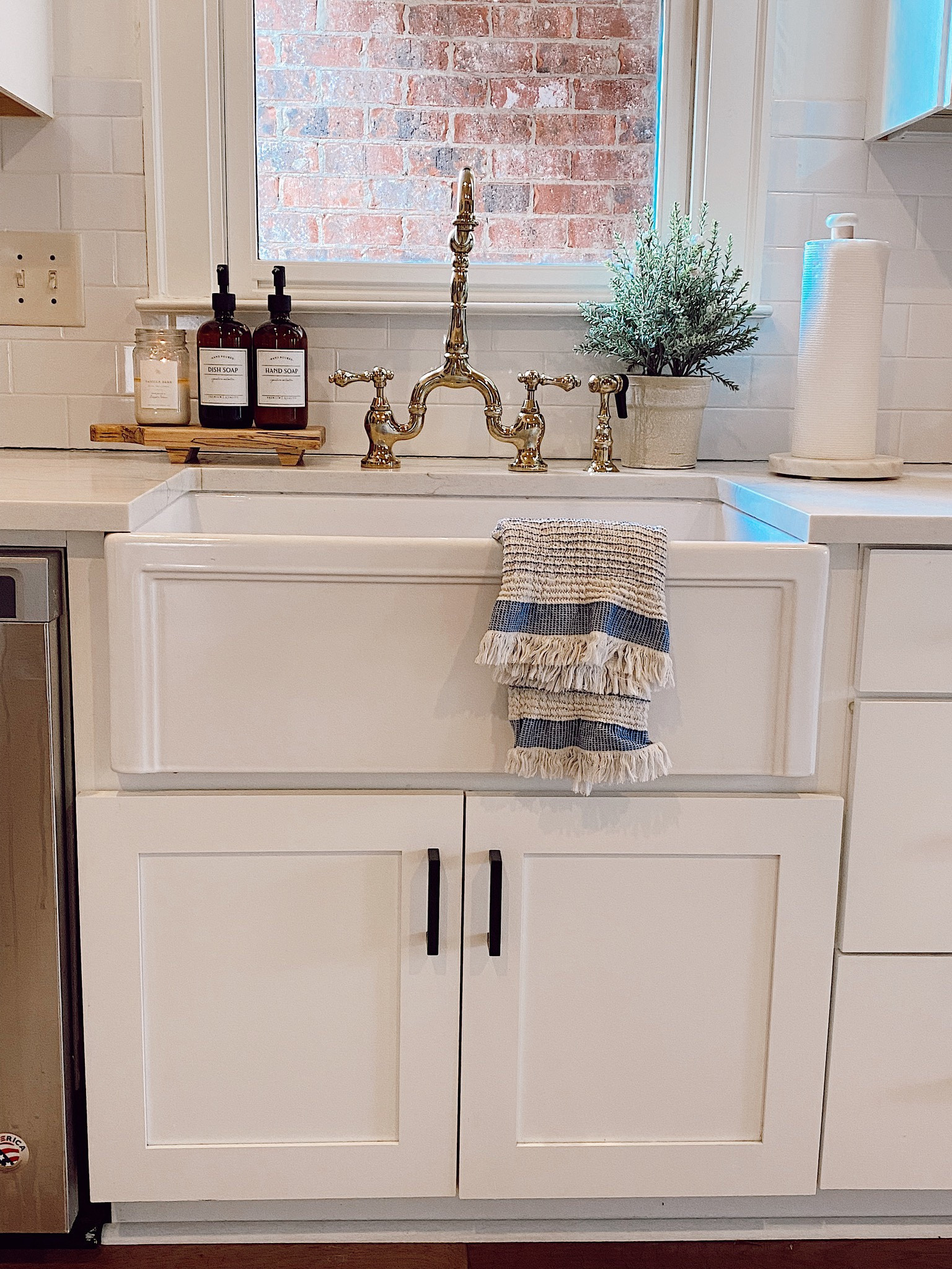 Spring kitchen sink decor for your home

#LTKSeasonal #LTKhome #LTKstyletip