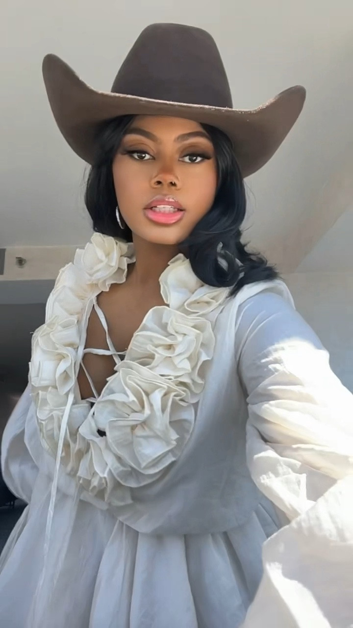 Linking the hat and boots 🥰🤎 

#LTKootd