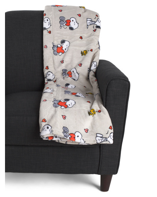 Oversized Snoopy Valentines Day Heart Throw | TJ Maxx