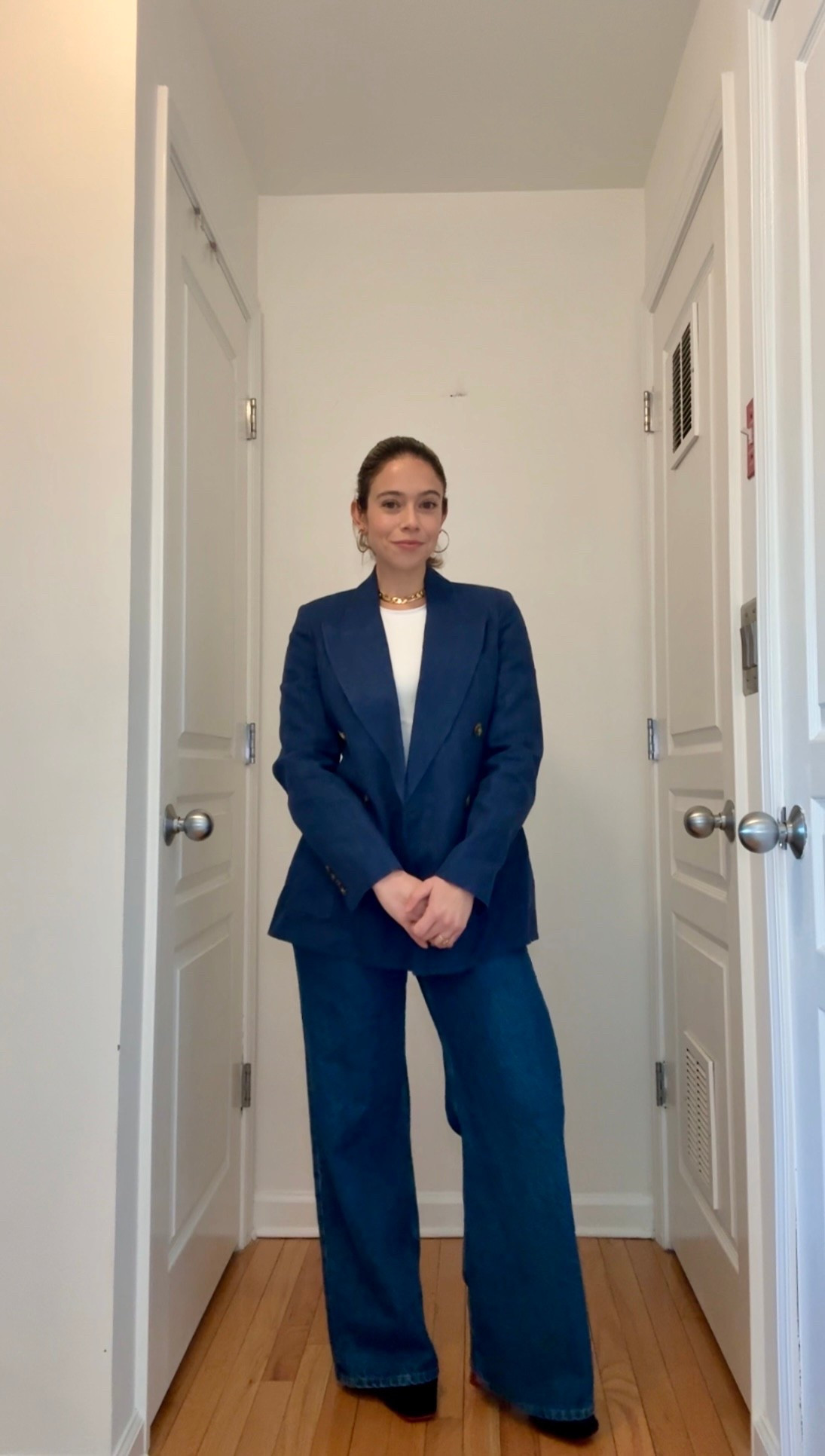 Sarah Wasilak’s outfit from Dinner for Shoes episode 90, Inside Sustainable Fashion Company Cerofy

Blazer: Argent x Citizens of Humanity
Jeans: Reformation
Tee: Left On Friday
Jewelry: Jenny Bird
Shoes: Vivaia

#LTKPetite #LTKgrwm #LTKootd