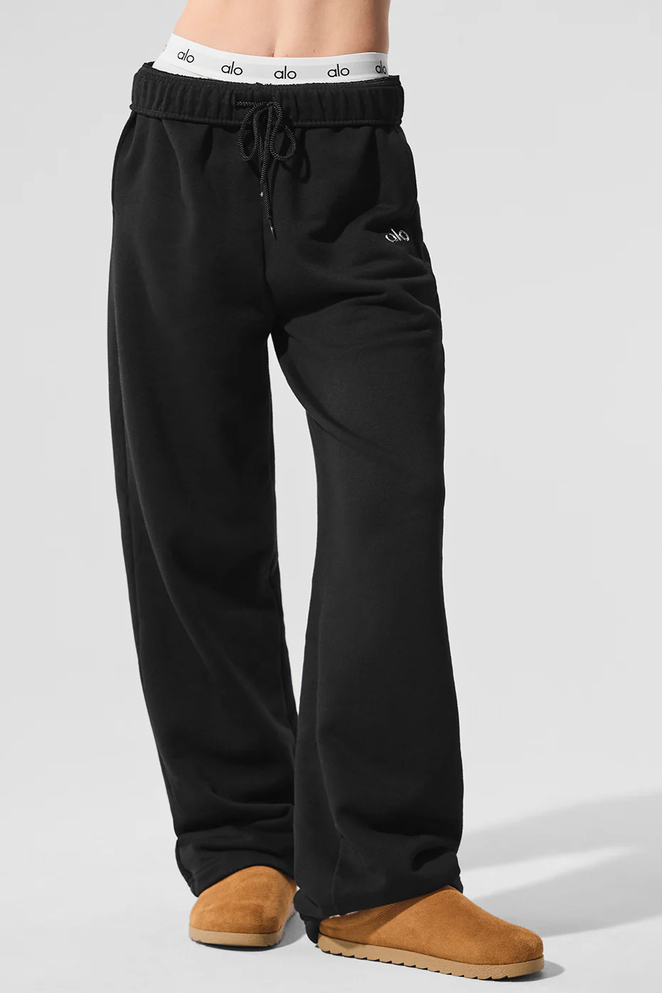 ALO | Accolade Straight Leg Sweatpant in Black, Size: 2XS | Alo Yoga (US)