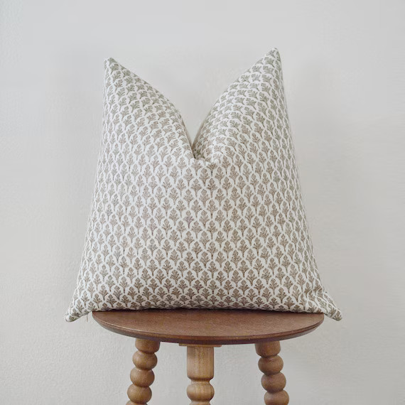 Annie Floral Pillow Cover - Etsy | Etsy (US)