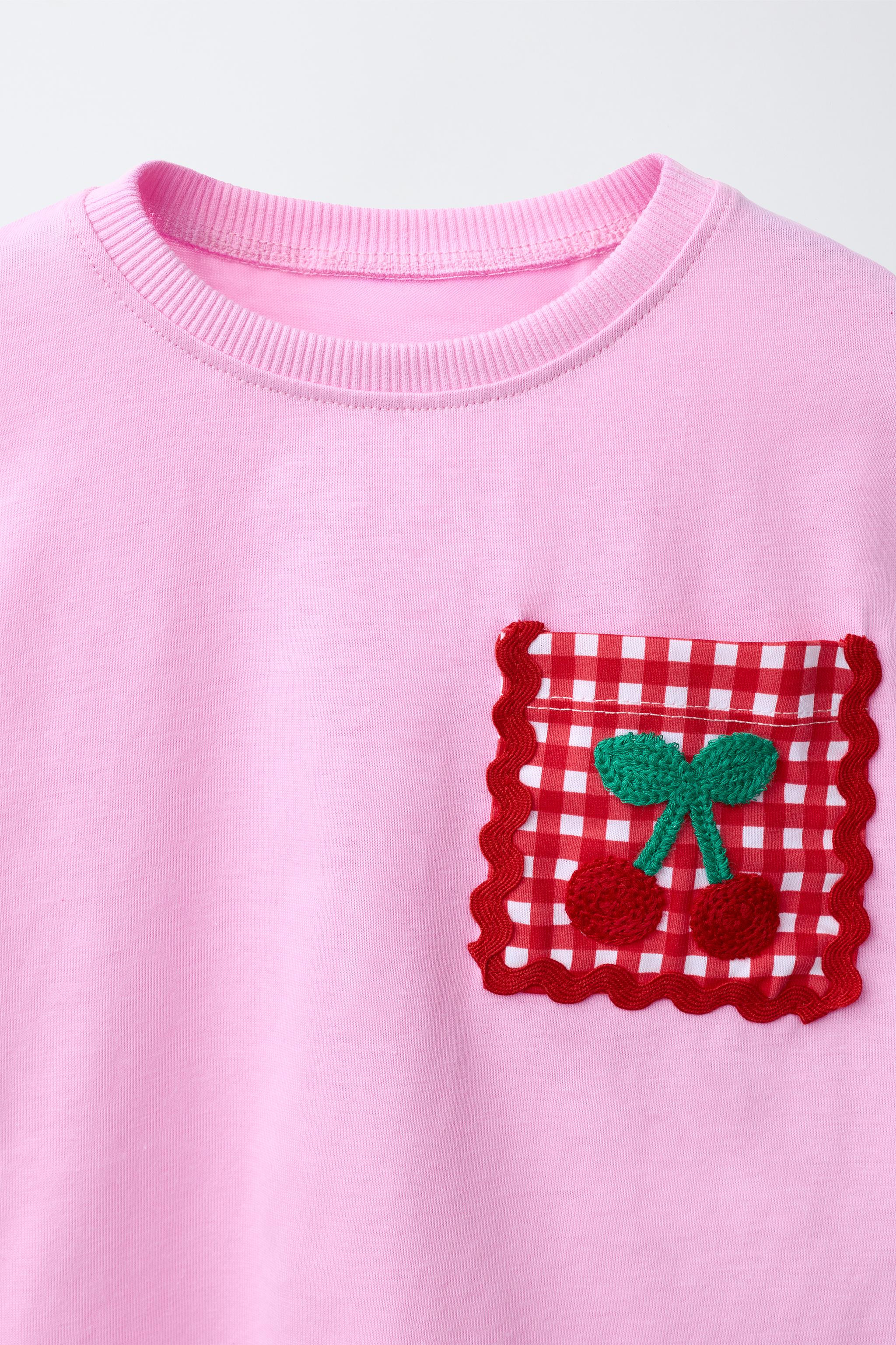 CROCHET CHERRY POCKET T-SHIRT | Zara US