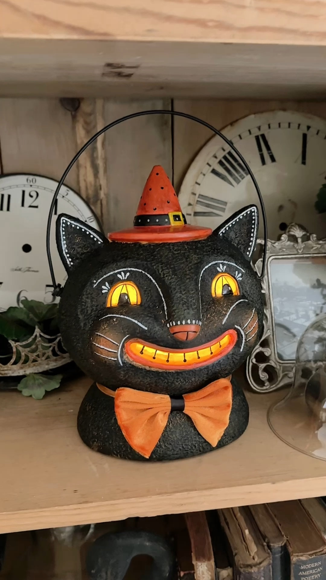Cozy vintage inspired Halloween cat 🐈‍⬛ 

#LTKSaleAlert #LTKHome #LTKSeasonal