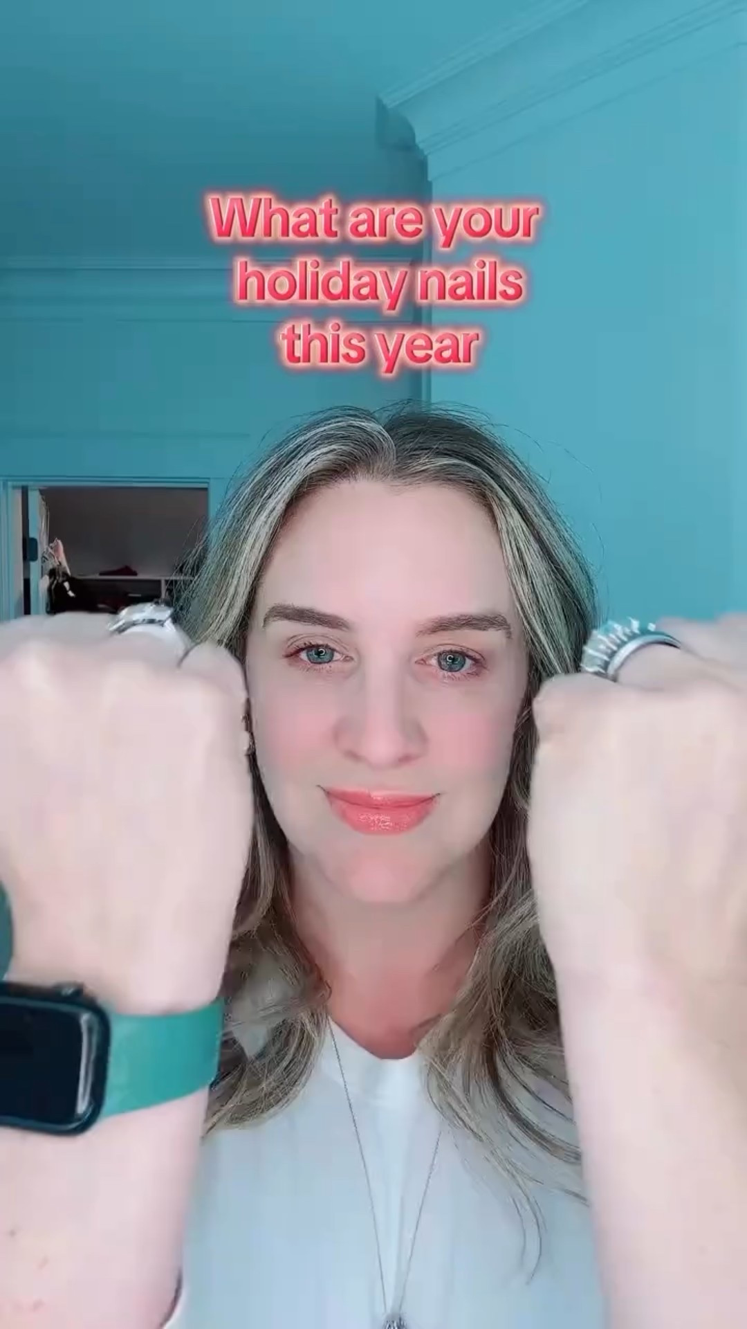 Christmas nails are always such a fun nail design to pick out! Show me your holiday nails in the comments below! 

#nailart #nailgoals #naildesign #holidaynails #nailinspo