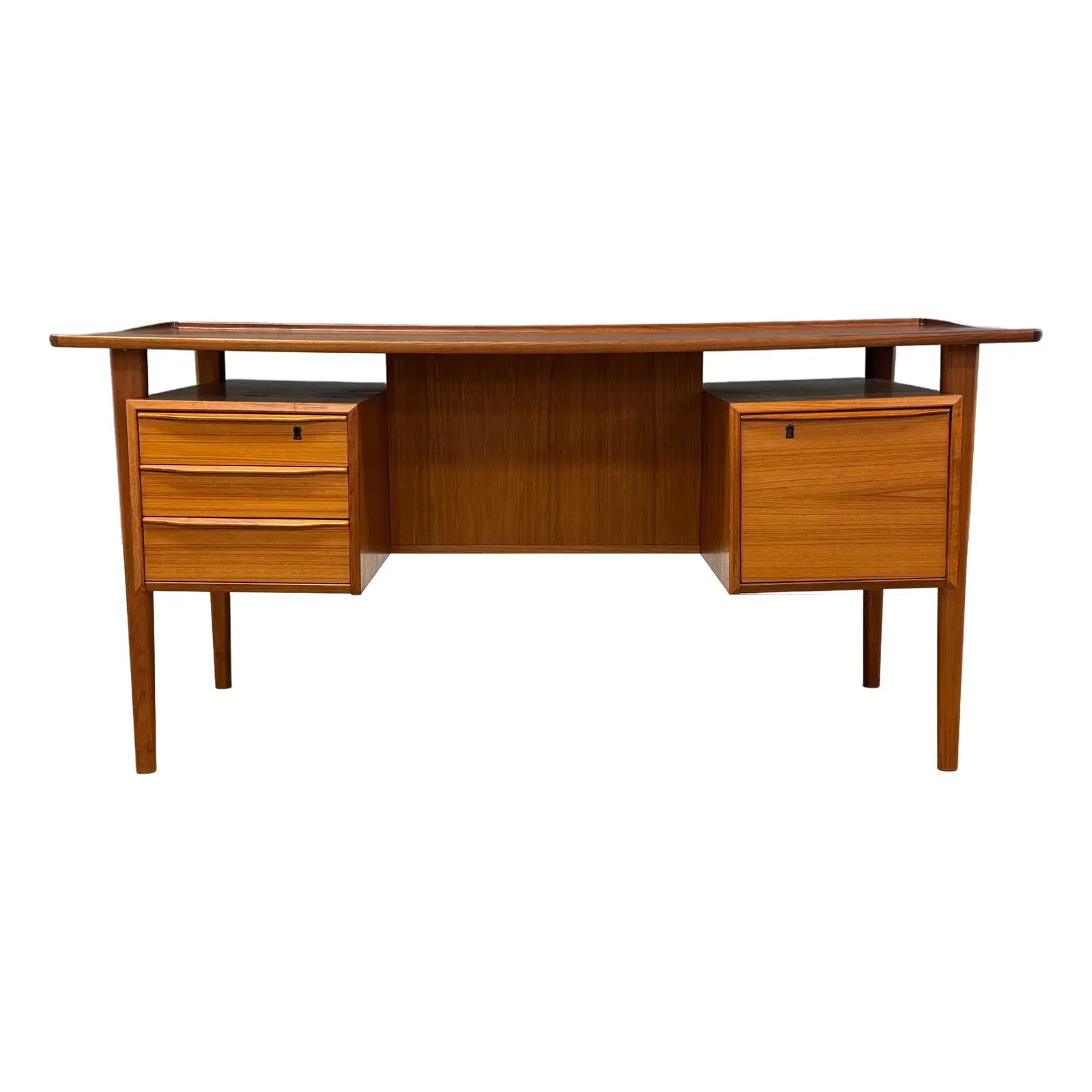 1960s Refinished Danish Modern Teak Floating Desk by Peter Løvig Nielsen | Chairish