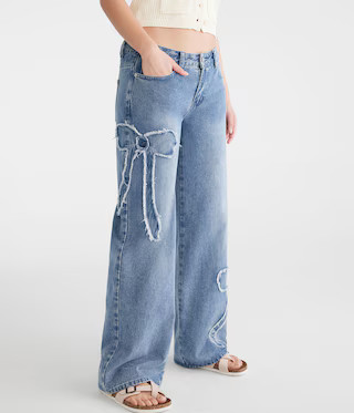 Low-Rise Baggy Wide Leg Frayed Bows Jean | Aeropostale