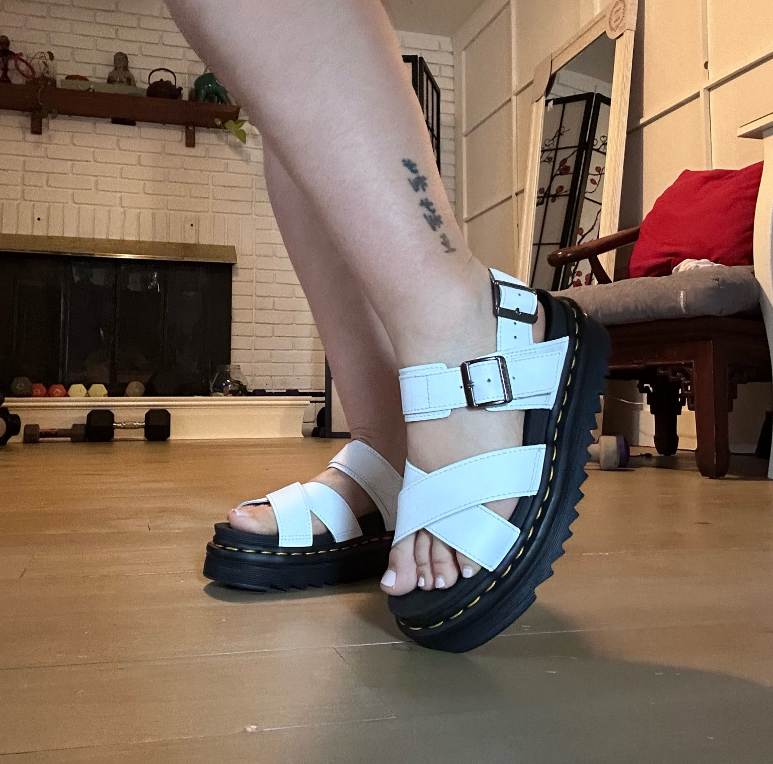 Love these Dr.Martens sandals 
Perfect for walking in style 


#LTKSeasonal #LTKMidsize #LTKTravel