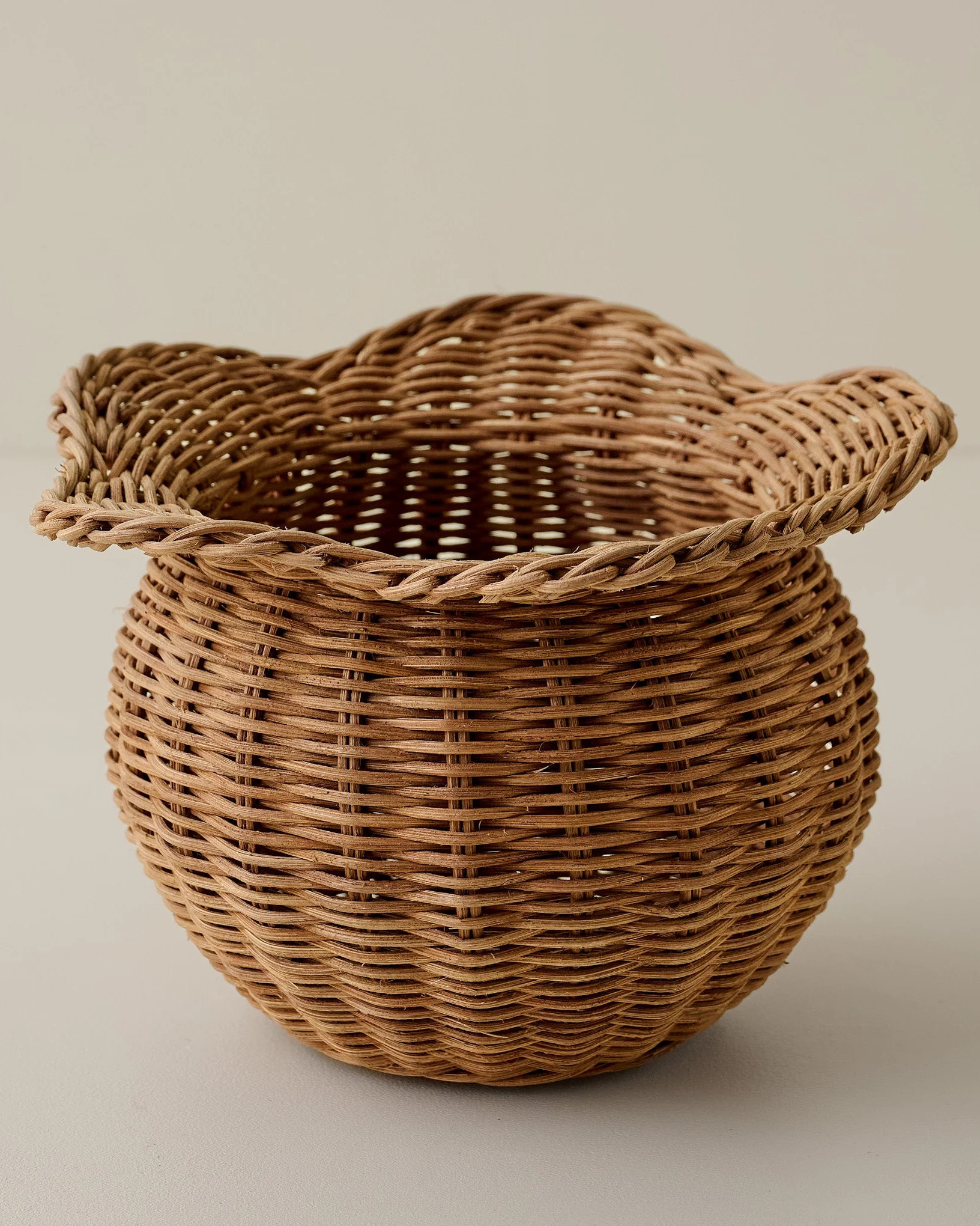 Perry Scalloped Rim Woven Vase | Magnolia