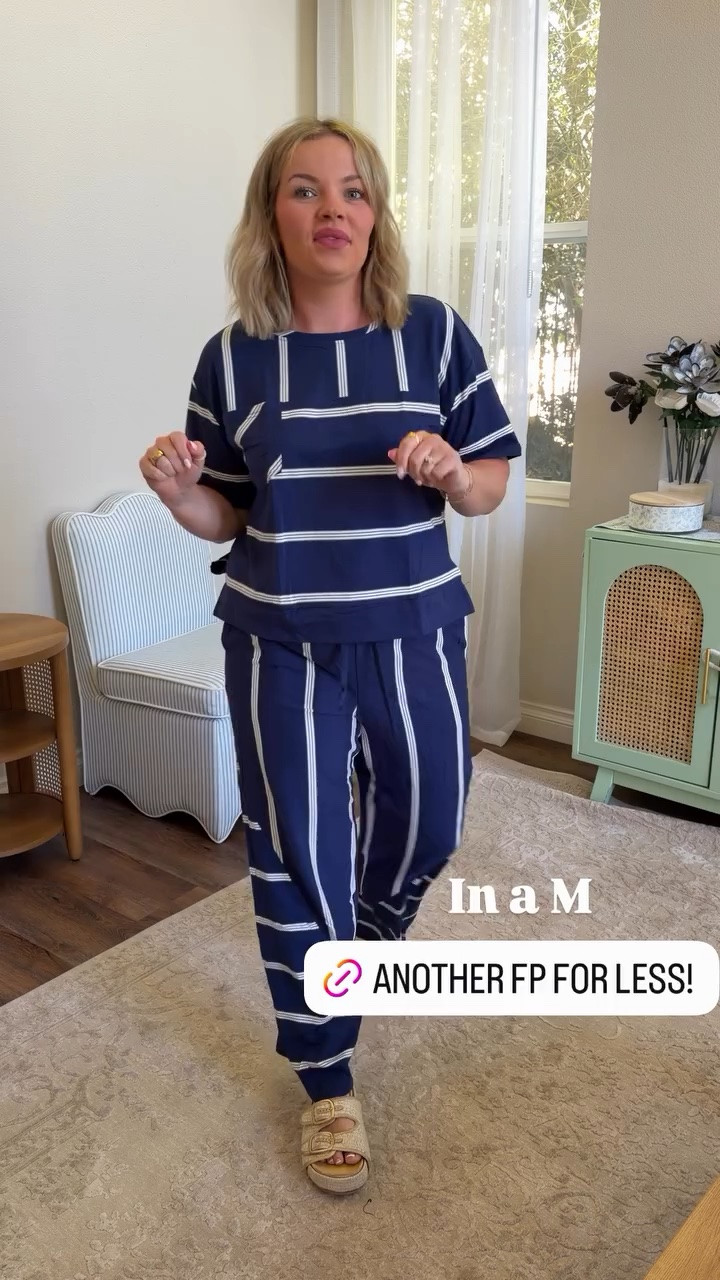 Another Free People for less set!  In a M

#LTKSeasonal #LTKMidsize
