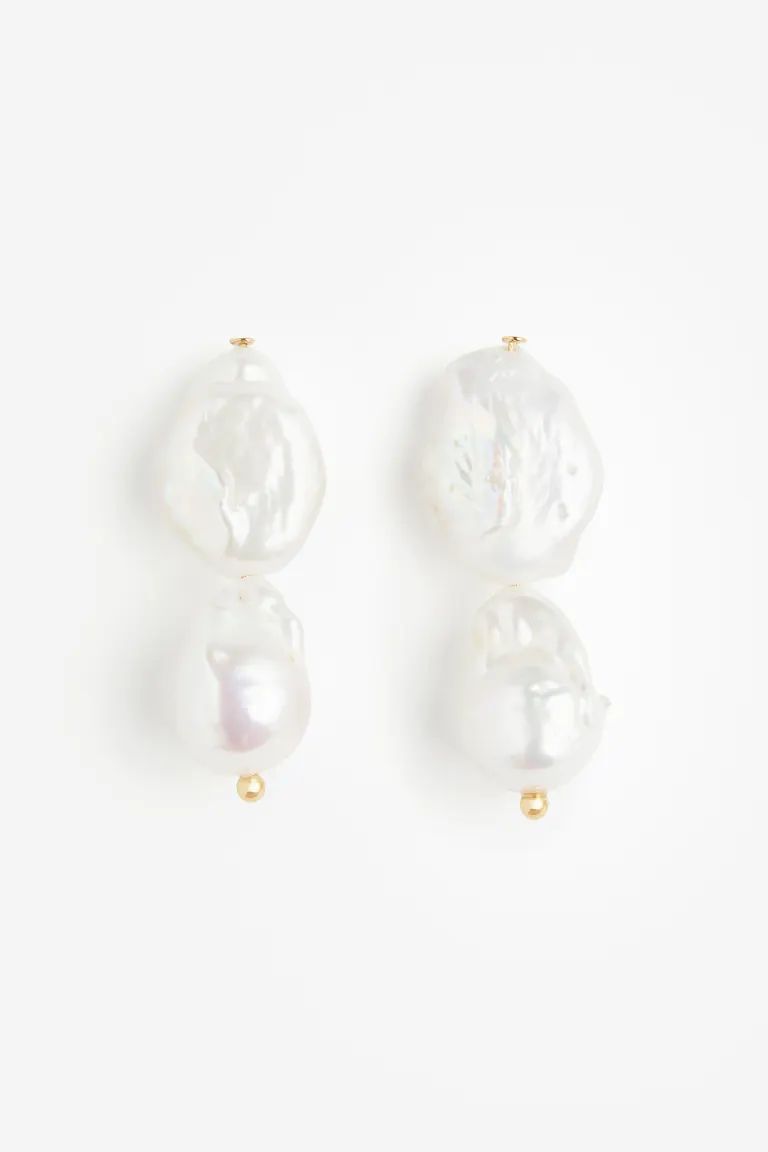 Gold-plated pearl pendant earrings | H&M (UK, MY, IN, SG, PH, TW, HK)
