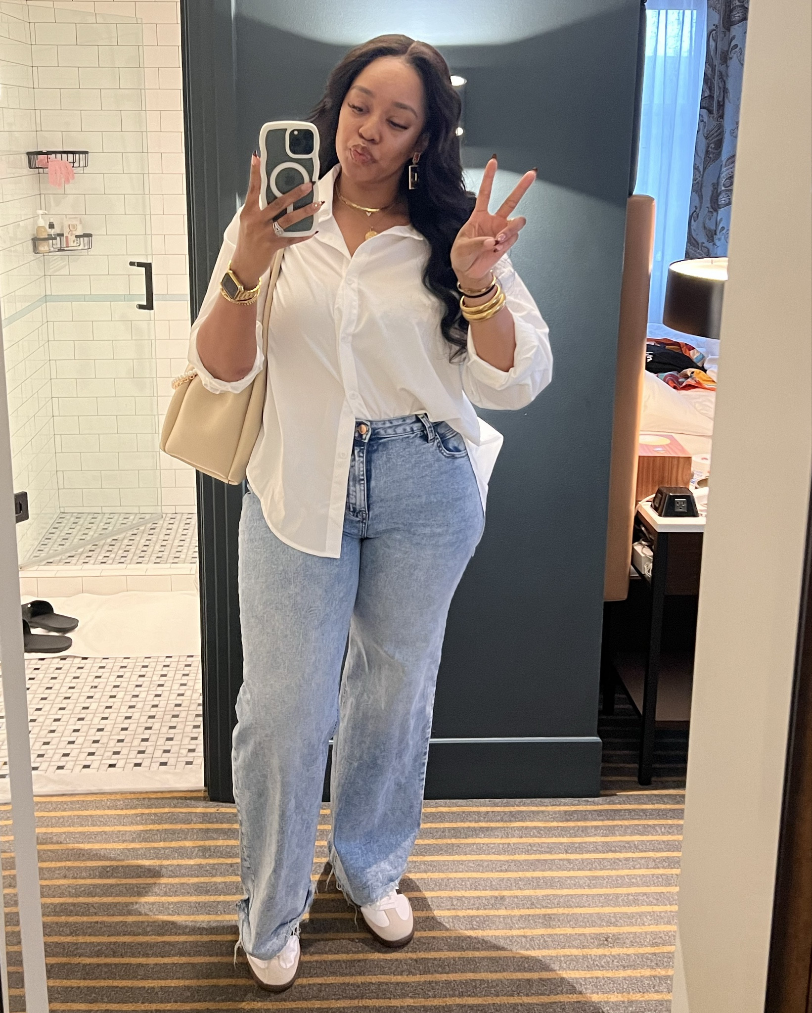 Corporate Girlie Casual OOTD Inspo 🤍 
Classic oversized button down + wide legged Jean combo. 

#LTKMidsize #LTKFallSale #LTKWorkwear