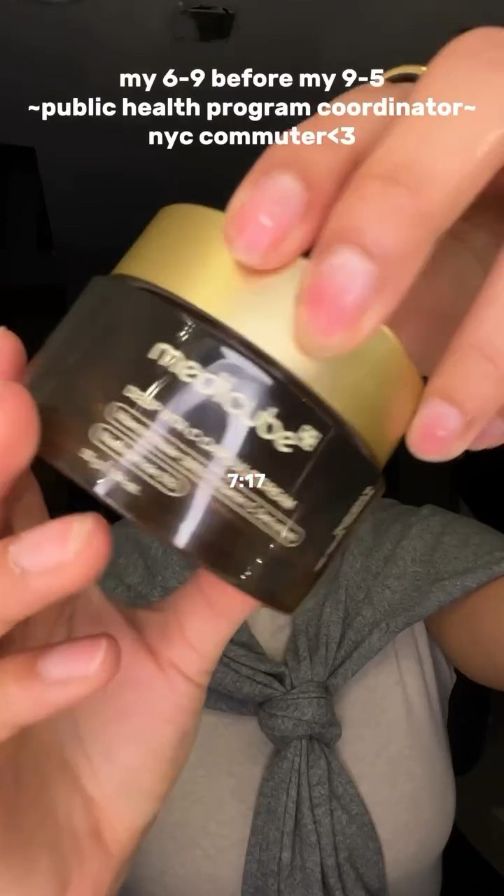 first time posting in real time!!!!! legit made and edited this now<3 have a great day loves ✨🫶🏽💓🌼 #publichealth #twenties #postgrad #brown-girl #nyc #nj #commuting #nonprofit