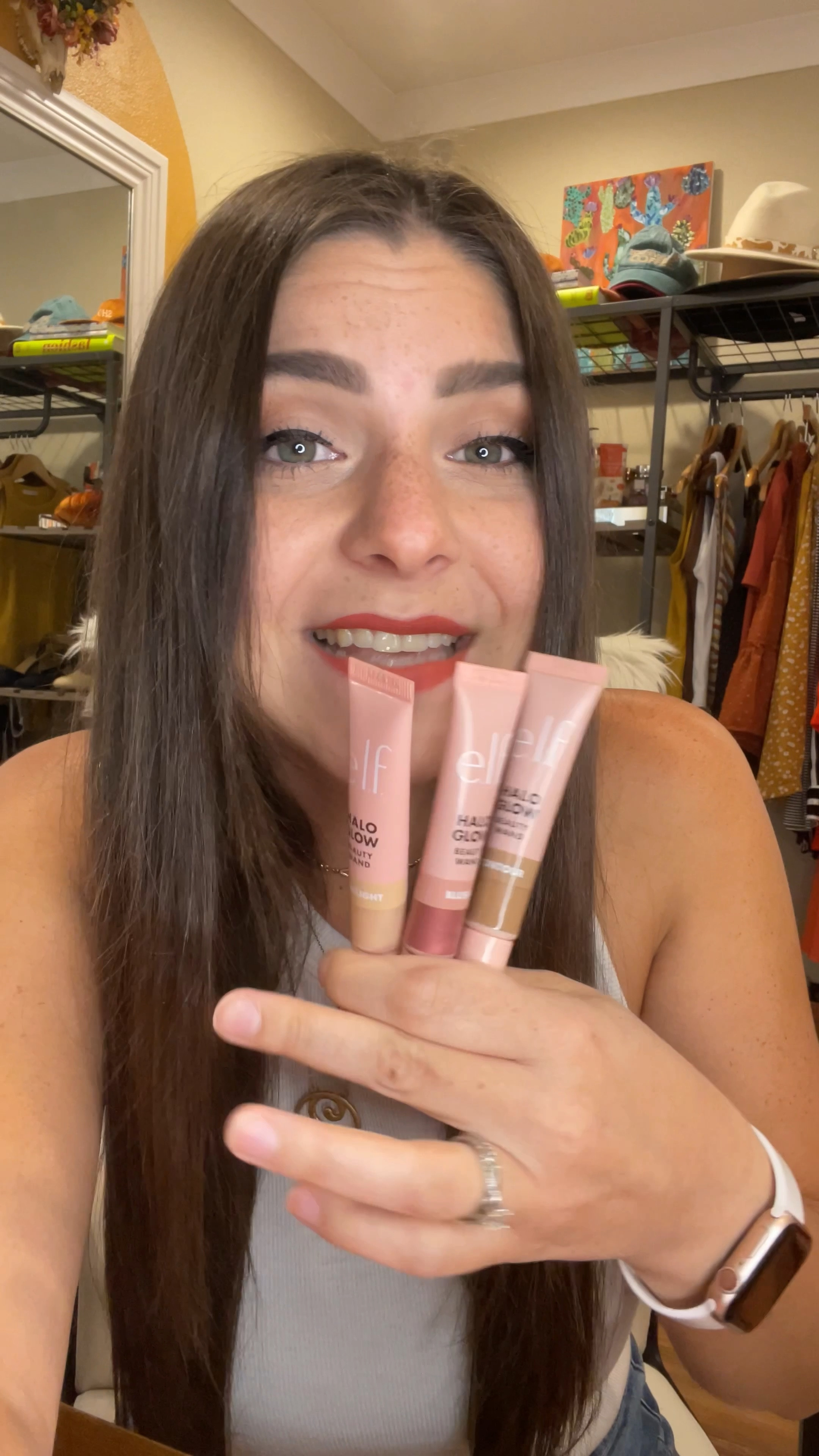 Have you tried these NEW E.L.F. Halo Wands? Contour, Blush, and Highlight with these super easy to use applicators ✨

#LTKbeauty