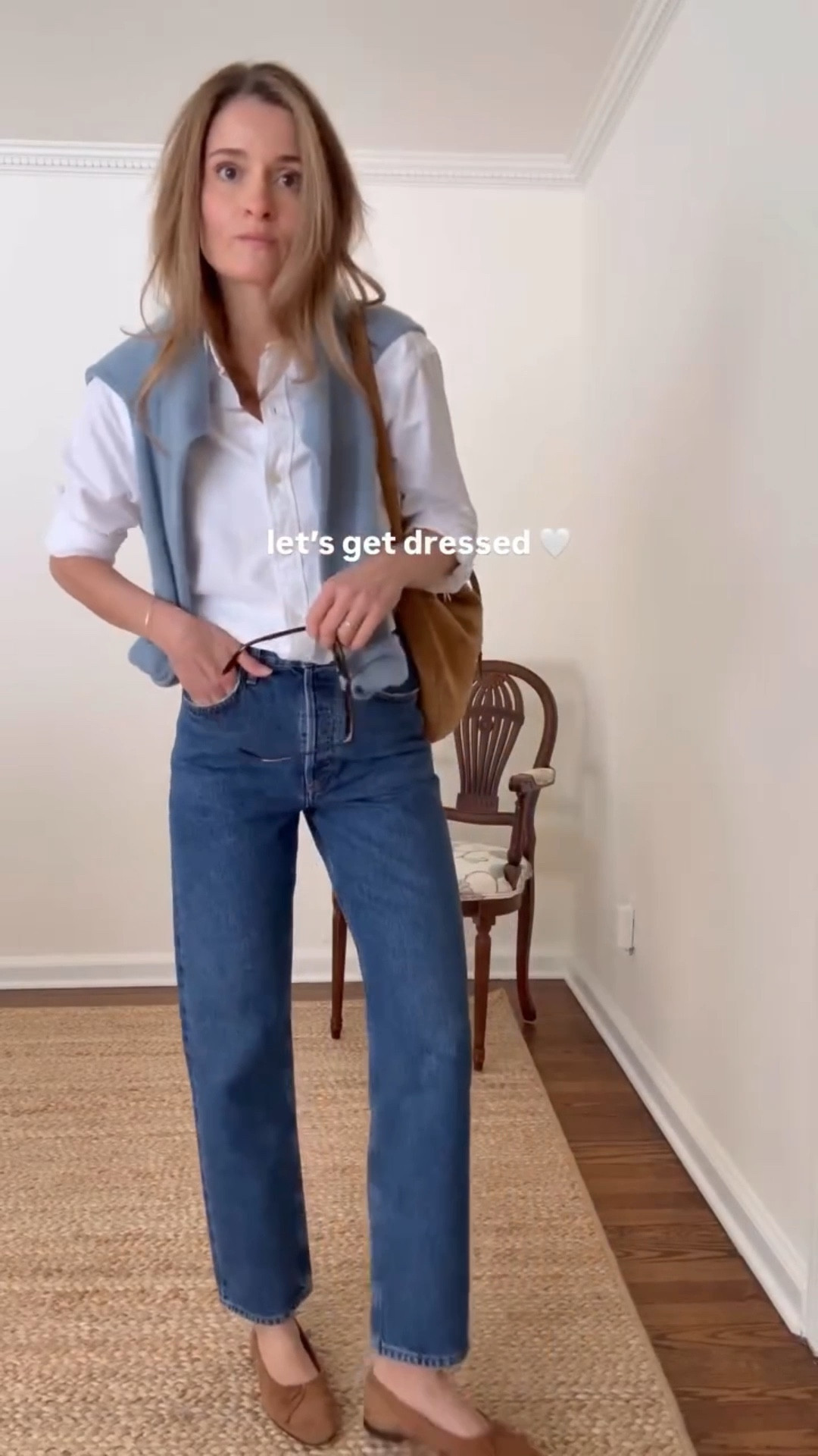 always into a button down and a great pair of jeans 🤍 

I borrowed a few pieces from the boys for this OOTD. @Ralphlauren iconic white oxford shirt just takes the outfit up a level. Perfect for the office, for a meeting…giving off serious boss lady vibes • @Quince 
men’s Mongolian cashmere was the perfect blue layering piece • paired with my favorite @agolde 90’s. These are NEW fit. Im loving the mid rise which are just a little more relaxed than my usual high rise • A. Soliani flats, my favorite beautiful bucket bag and some fun jewelry pieces. All of these bring add all the beautiful feminine details to make this outfit work so well. 

I think my favorite thing overall about this outfit is how well the white shirt, the blue sweater  and the tan shoes and bag play together. 

Wearing my true size small/25/37 in all

❤️ follow if you’re looking for effortless everyday outfit inspiration

#ootd #outfitoftheday #outfitinspo #wardrobestaples #classicstyle

#LTKootd #LTKSeasonal #LTKWorkwear