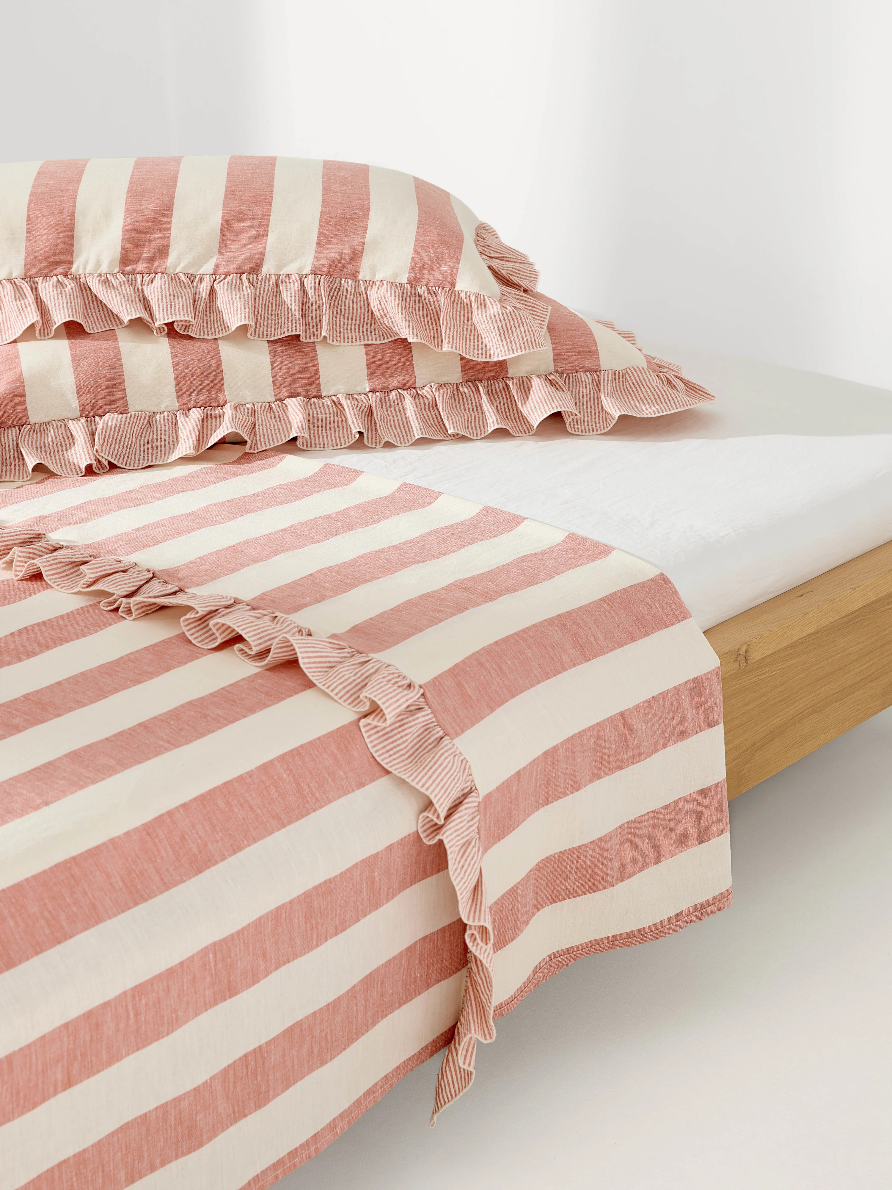 Gerüschtes Betttuch Posie aus Leinen und Baumwolle | Westwing EU