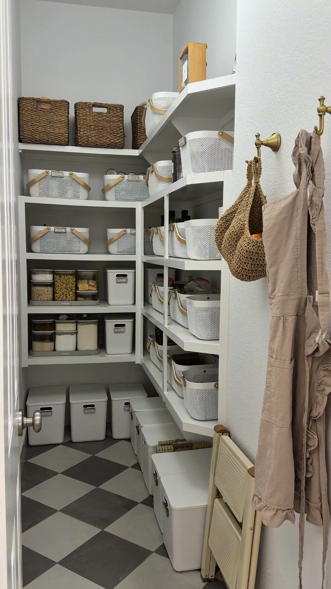 Organize my pantry with me!! All products are from Amazon!