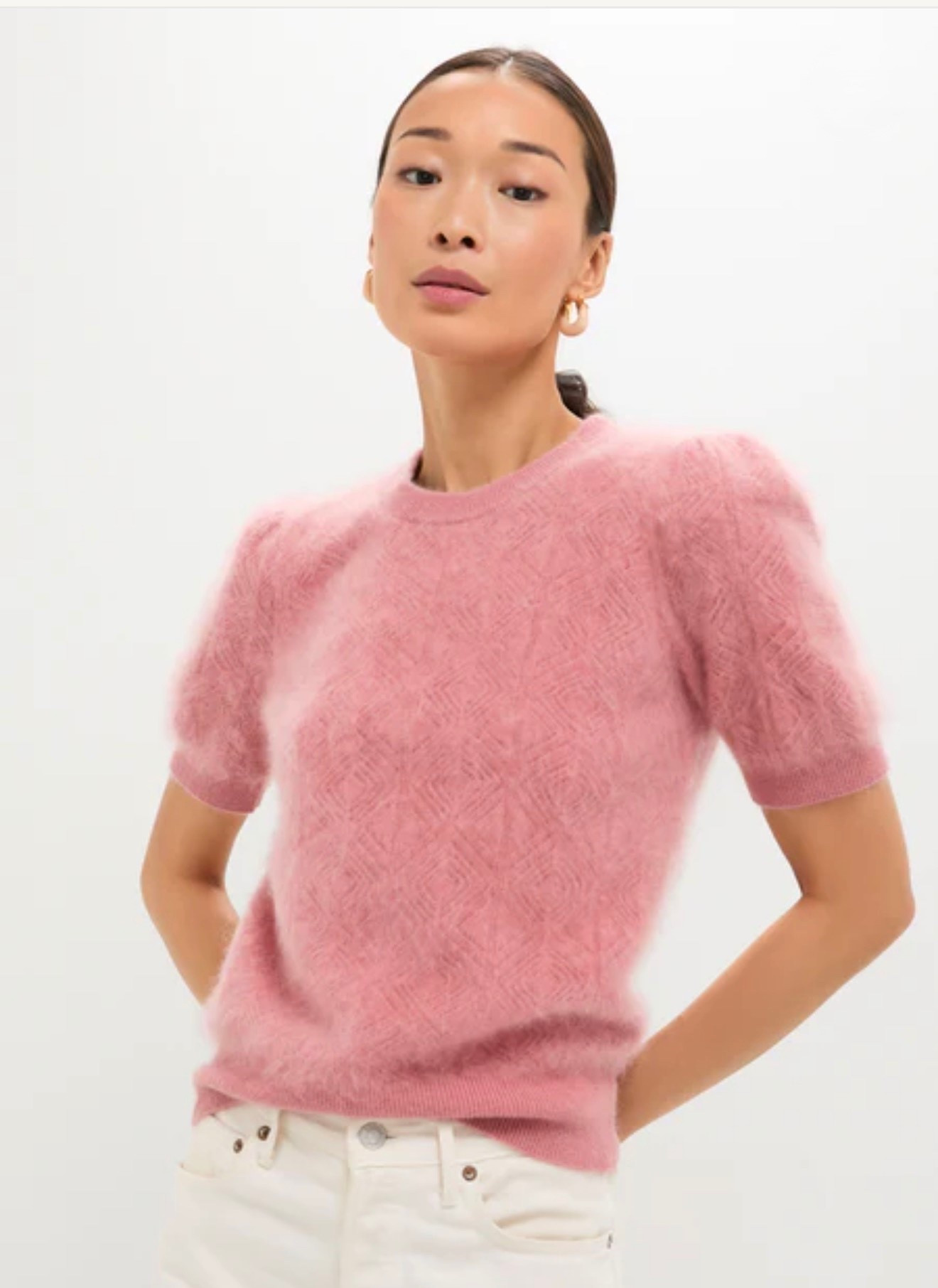 TUCKERNUCK
Dusty Rose Brushed Merino Wool Puff Sleeve Lexie Sweater

The Lexie sweater is a feminine silhouette boasting short sleeves and a diamond knit construction, made from a cozy merino wool that is sure to keep you warm. Style under a jacket or wear on its own with skirts or jeans.

#LTKWorkwear #LTKTravel #LTKHoliday