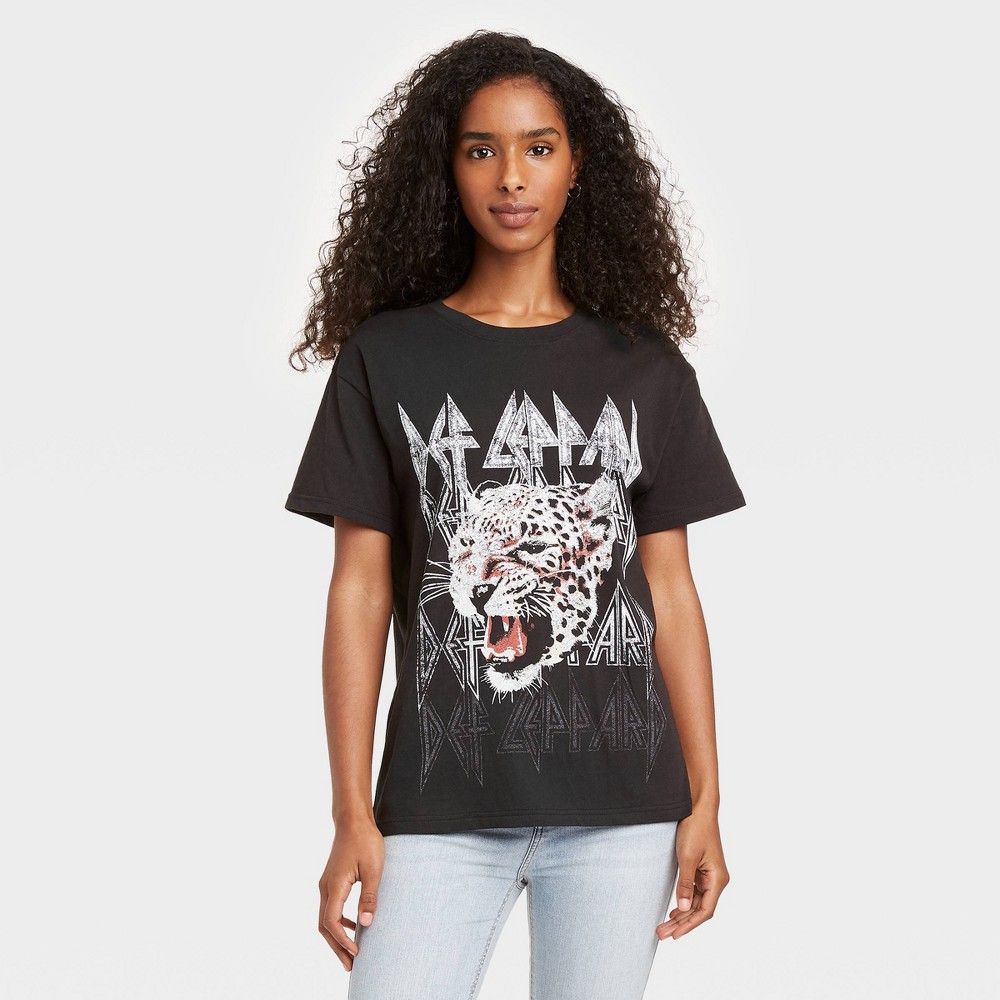 Women's Def Leppard Animal Print Short Sleeve Graphic T-Shirt - Black S | Target