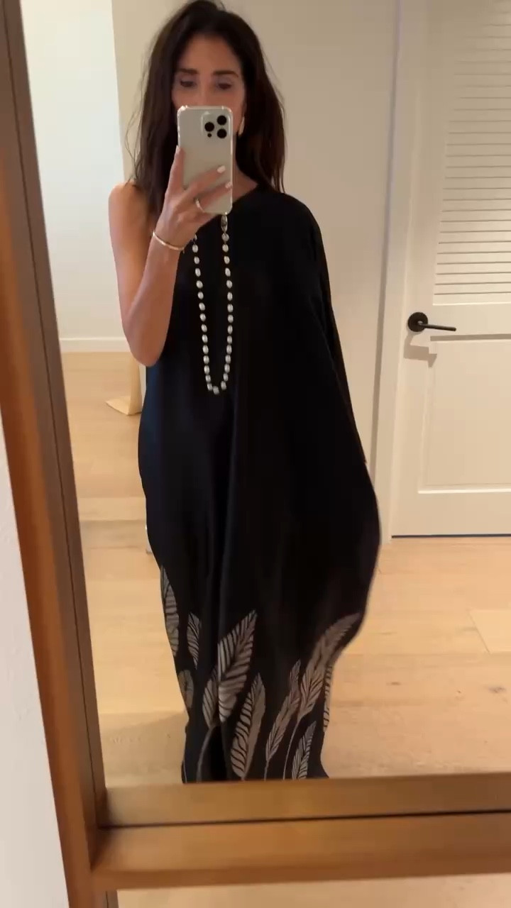 I absolutely love this brand! This dress is so flowy and perfect for vacation I’m just shy of 5-7” wearing the size XS #stylinbyaylin #aylin 

#LTKgrwm #LTKootd #LTKOver40