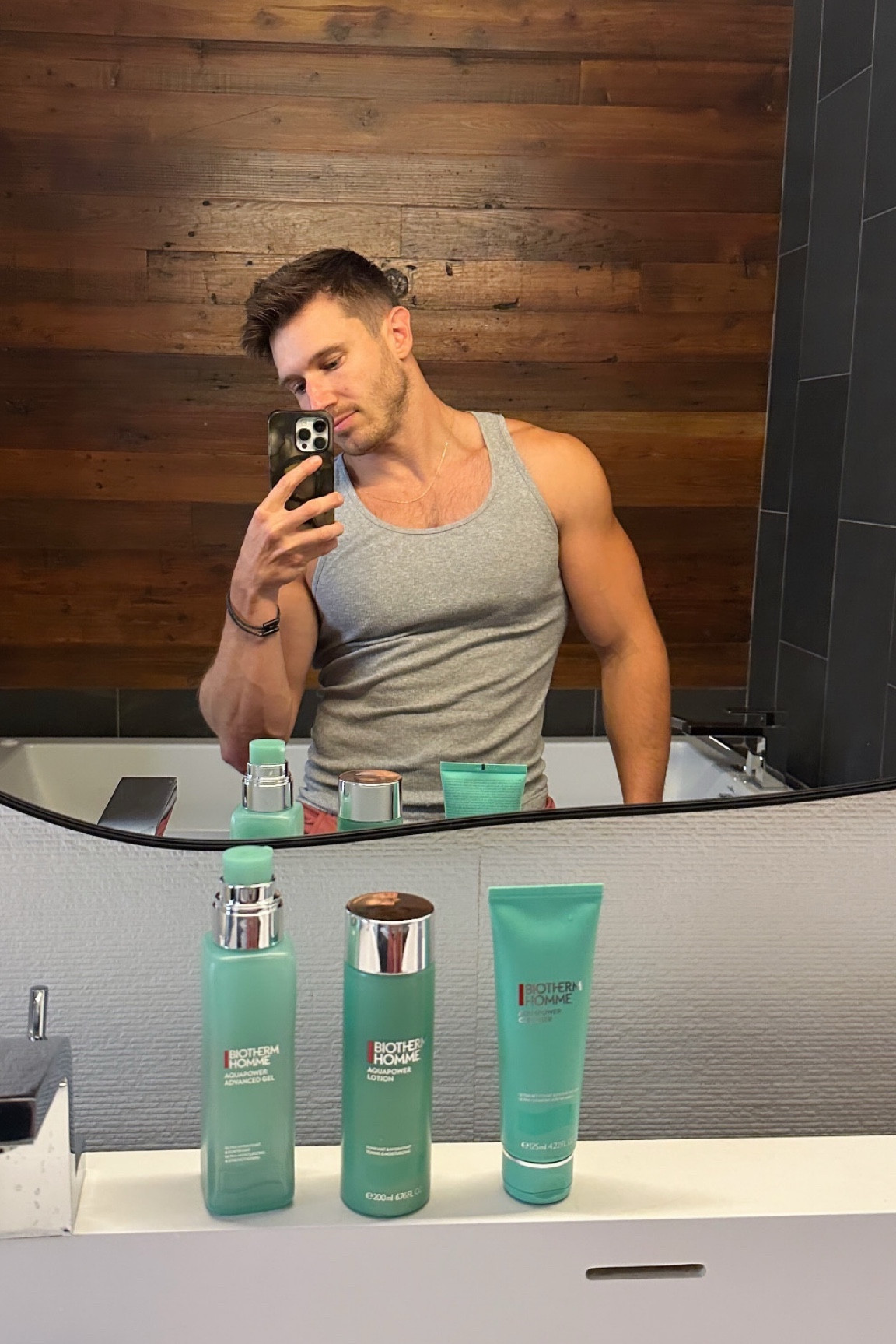 I’ve been breaking out recently so I’m doubling down on my skin fitness in 3 steps 🧴 

#Ad
#BiothermPartner
#Paidlink #Biotherm
#Aquapower or #ForceSupreme #Skingoals #fitnessmotivation #healthyliving
#Biotherm @Biotherm