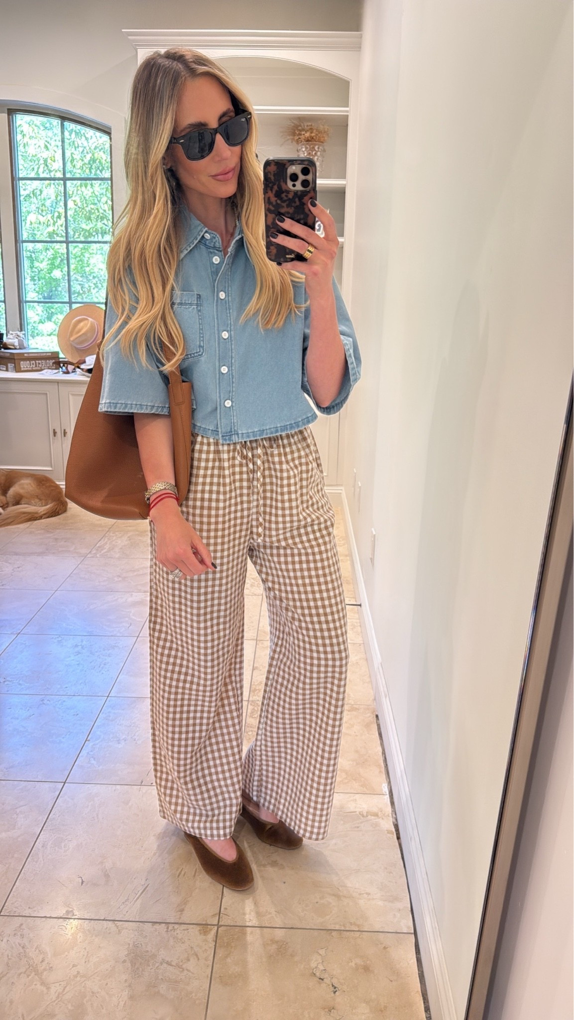 The cutest ootd, perfect for any casual occasion! 

Em sizes:
Height: 5’6”
Weight: 115lbs
Top: small
Pants: 2, small, 25


Fashion, mom fashion, Amazon, Amazon fashion