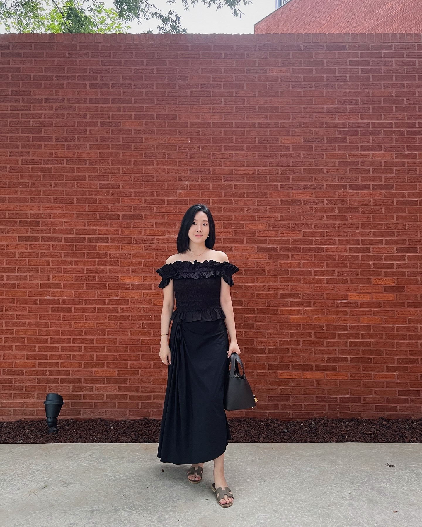 오랜만에 나 그리고 #OOTD 🤍
여름에 이렇게 입고 싶었거든요✨
몇달 전에 구매했던 탑 드디어!
여리여리해보이고 사진 다 잘 나와서 도배
.
.
.
#오오티디 #패션스타그램 #패션블로거 #패션인플루언서 #스타일 #스타일링 #일상 #데일리룩 #여름 #여름코디 #에르메스 #피코탄 #에르메스오란 #ootd #outfit #liketkit #styleblogger #styleinspiration #shopltk #fashion #fashionblogger #fashionstyle #kfashion #seoul #korea #summervibes #ganni #가니 #hermes

#LTKsummer 

#LTKkorea #LTKasia