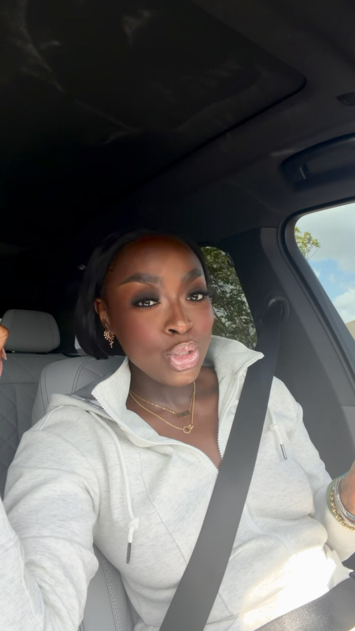 Wearing a S in this KIN Apparel Jumpsuit and it’s soooo cute! 