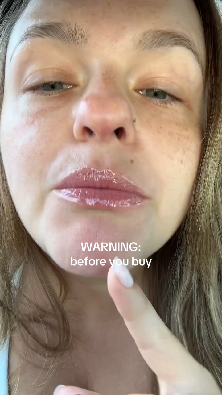 Fair warning: this lip plumper is SPICY. Like, you'll definitely know it's working. 😂 But if you've been disappointed by lip plumpers that don't do anything, this one delivers a noticeable plumping effect and a gorgeous glossy finish. #LipPlumper #KBeautyLips #LakaBeauty #GlossyLips #dealsforyoudays