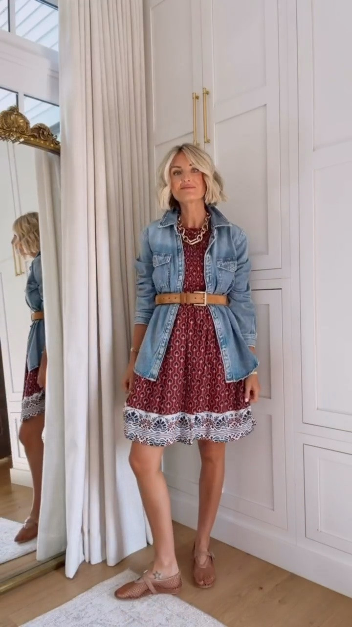 Here’s another way to style this dress for fall! I have loved using denim button downs as a layer or rather more as a “jacket.” Wearing XS!

Loverly Grey, Loft, fall dress, fall outfit, denim button down, fall workwear, teacher outfit, ballet flats

#LTKSeasonal #LTKWorkwear