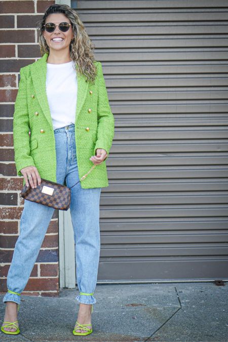 Styling jeans with bold hues! 💚

#LTKaustralia #LTKstyletip #LTKautumn