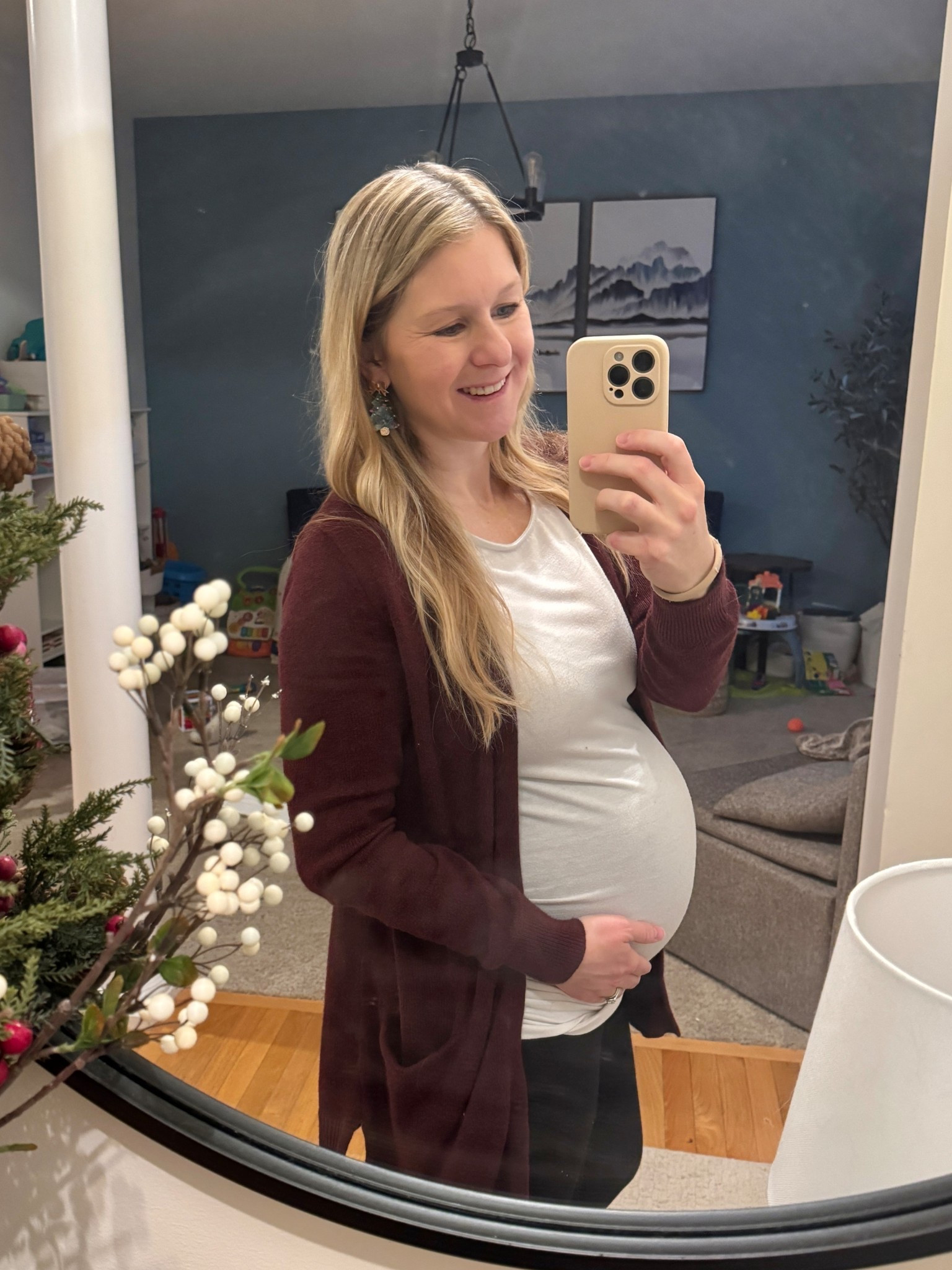 Comfy maternity style for the holidays!

Bump style | pregnant | cardigan | Christmas casual | home decor | accessories 



#LTKootd #LTKBump #LTKHoliday