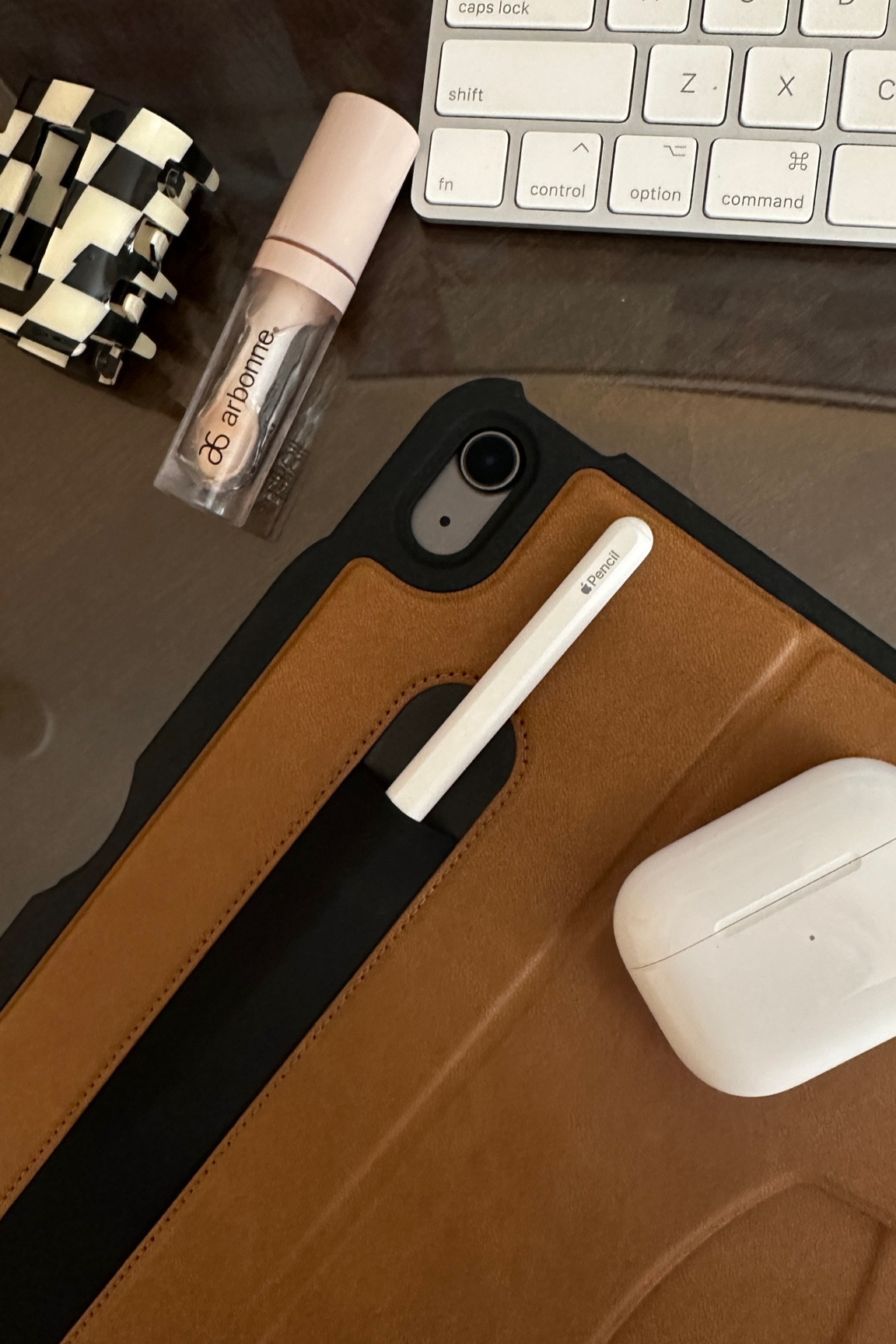 My tech essential! This iPad case is amazing I love that it transforms into so many Comfortable positions plus it has a magnetic option for the fridge while meal prepping📲🫶

#LTKhome #LTKfindsunder100 #LTKworkwear