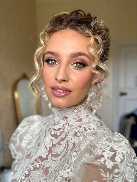 Shop the look 💚

Here are the products I used to create this gorgeous look for Izzy. Using the pink tones really made her beautiful green eyes pop.
#LTKxCharlotteTilbury
#LTKmakeup #LTKmakeuplook #LTKshop #LTKgreeneyes #makeupartist #LTKbride

#LTKwedding #LTKbeauty