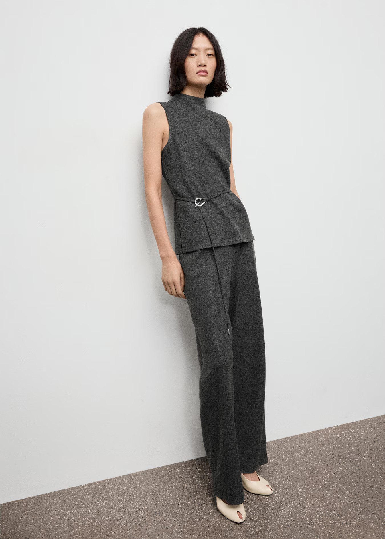 Straight-fit pants with elastic waist | Mango (US/MX/AU)