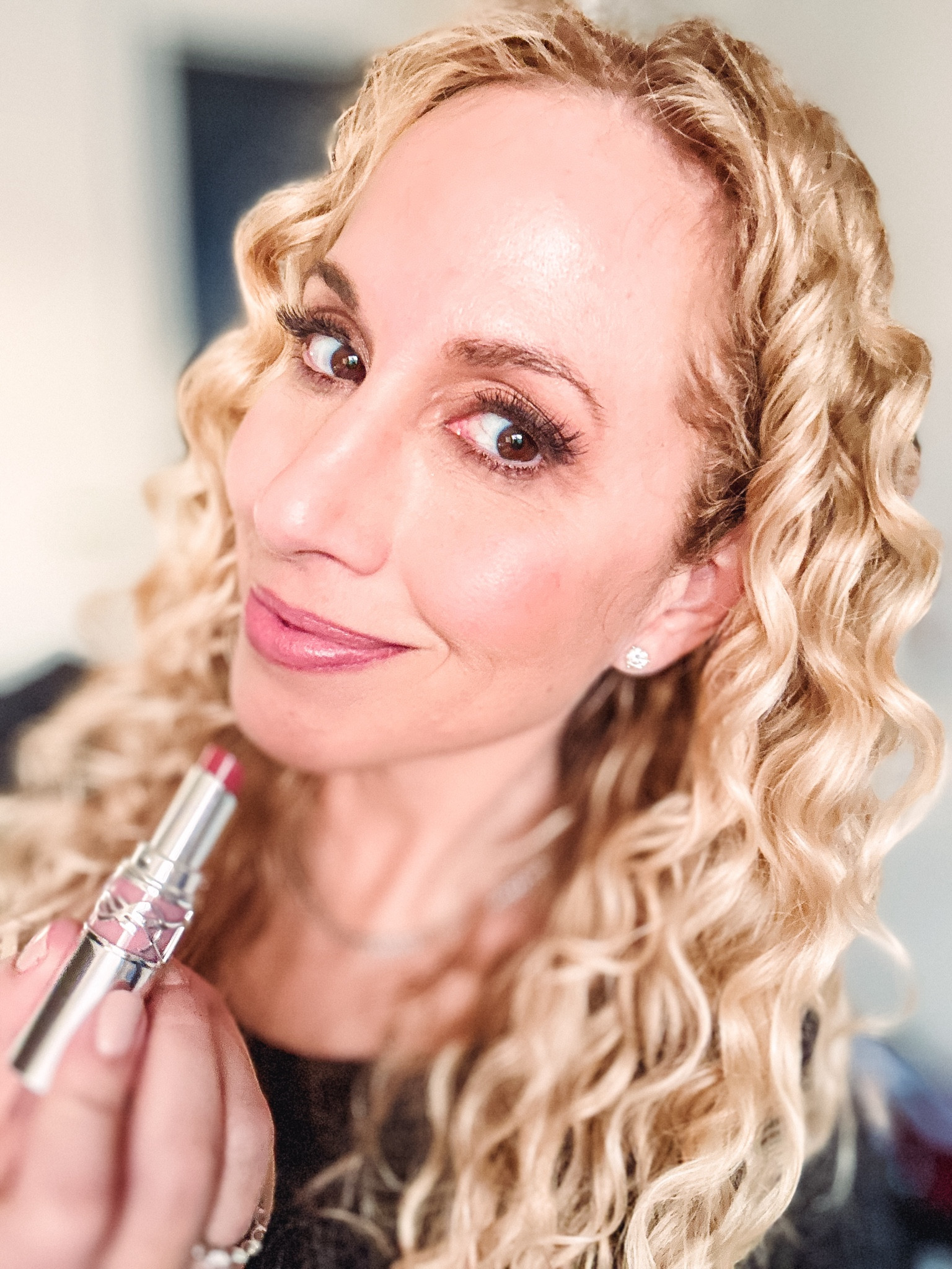 A lipstick that feels like a lip oil. Sign me up!

#LTKfindsunder50 #LTKover40 #LTKbeauty