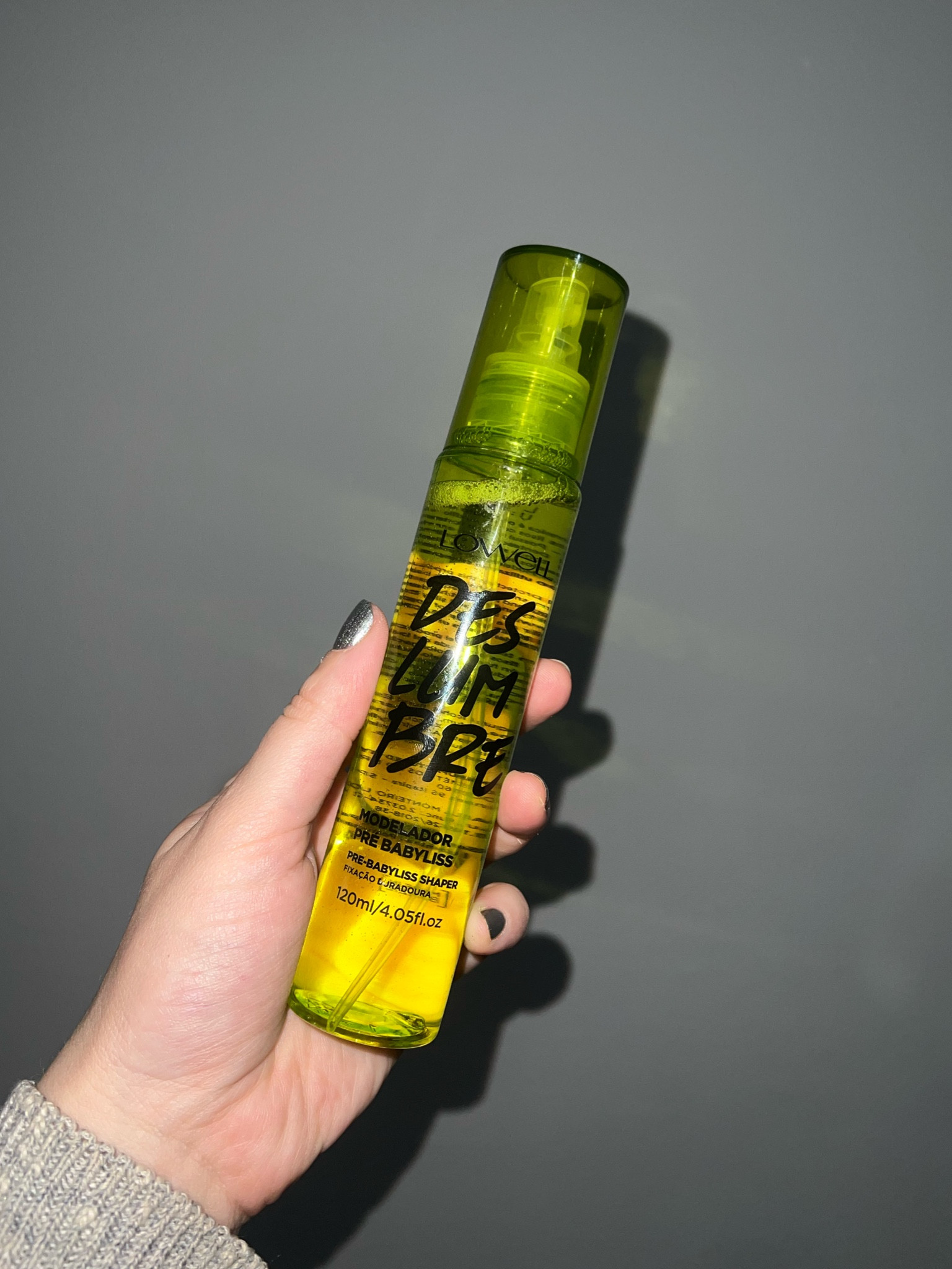 Hoje a dica é para cabelos! Já deve ser o 4° ou 5° fluido de babyliss da Lowell que eu uso em minhas clientes de penteado, de tão bom que ele é! Deixa o cacho do babyliss super resistente e com o tempo a fórmula seca, sem deixar o cabelo duro ou com aspecto de produto sabe? Fica super natural e consigo fazer um babyliss durável até mesmo em clientes com cabelos bem fininhos e lisos 💚 #LTKConBR2023 

#LTKFind #LTKbrasil #LTKbeauty