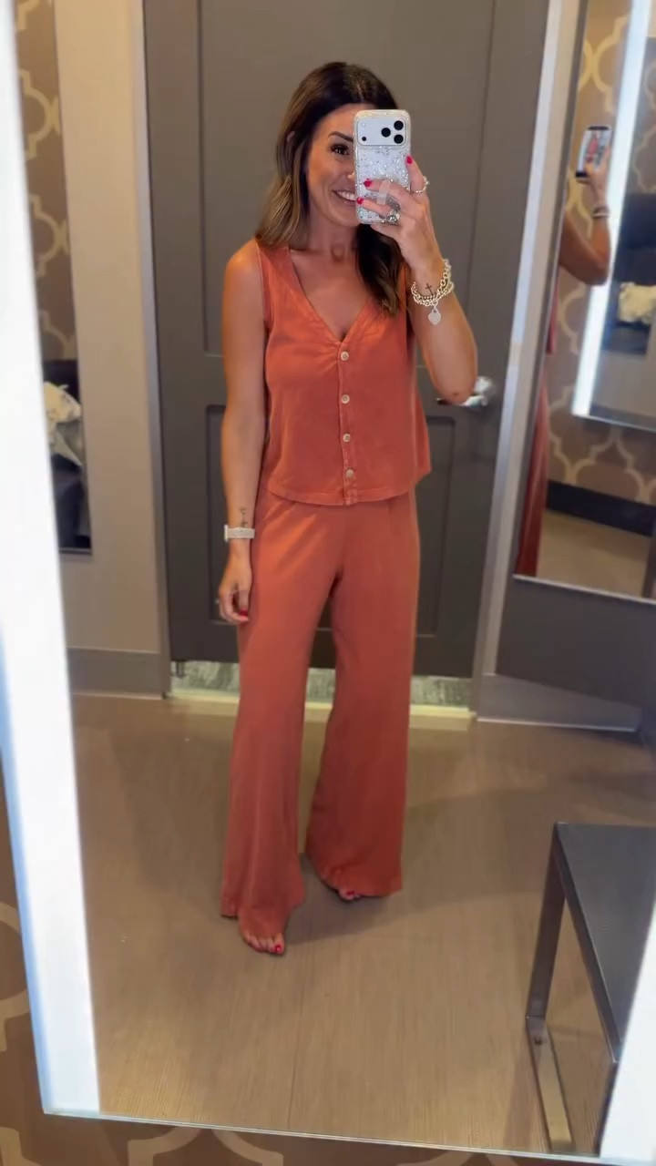 Type SHOP below and I’ll send you the info to these links straight to your inbox! To receive the links you must be following my account @thesimplychicstyle 

#targetstyle Target New Arrivals #target Summer Outfits Summer Style #summeroutfits Looks for less #affordablefashiom #momblogger
