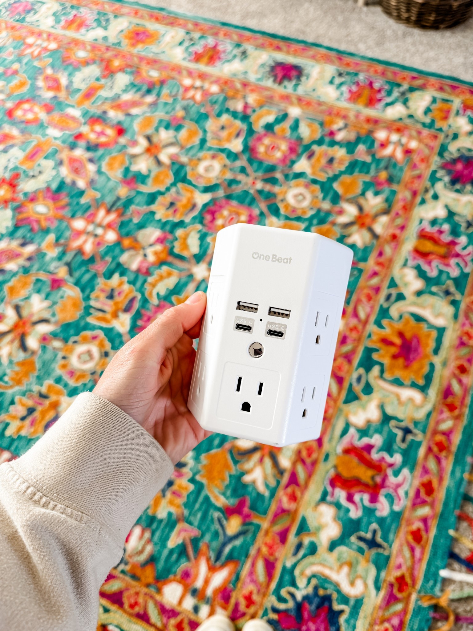 Multi use wall charger and outlet with USB/USBC

#LTKHome #LTKFindsUnder50