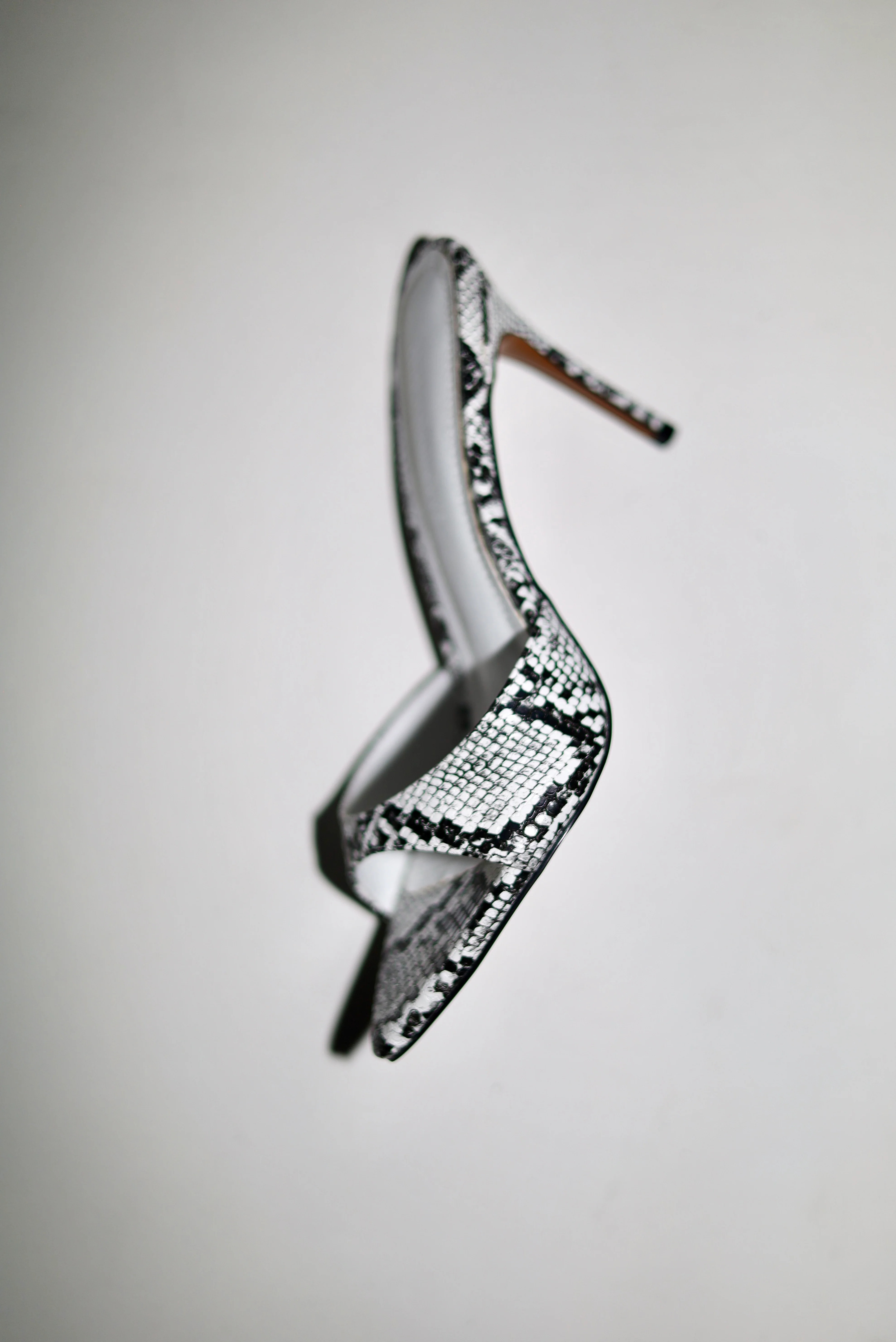 Gia Black & White Snake Mules 80 mm | CULT OF COQUETTE