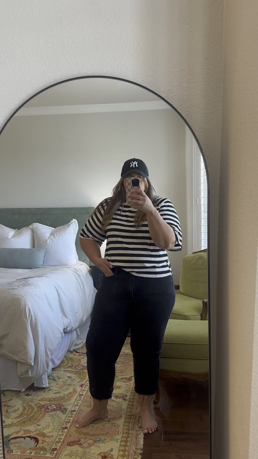 Black and White Crop Shirt 

#LTKStyleTip #LTKPlusSize #LTKSaleAlert