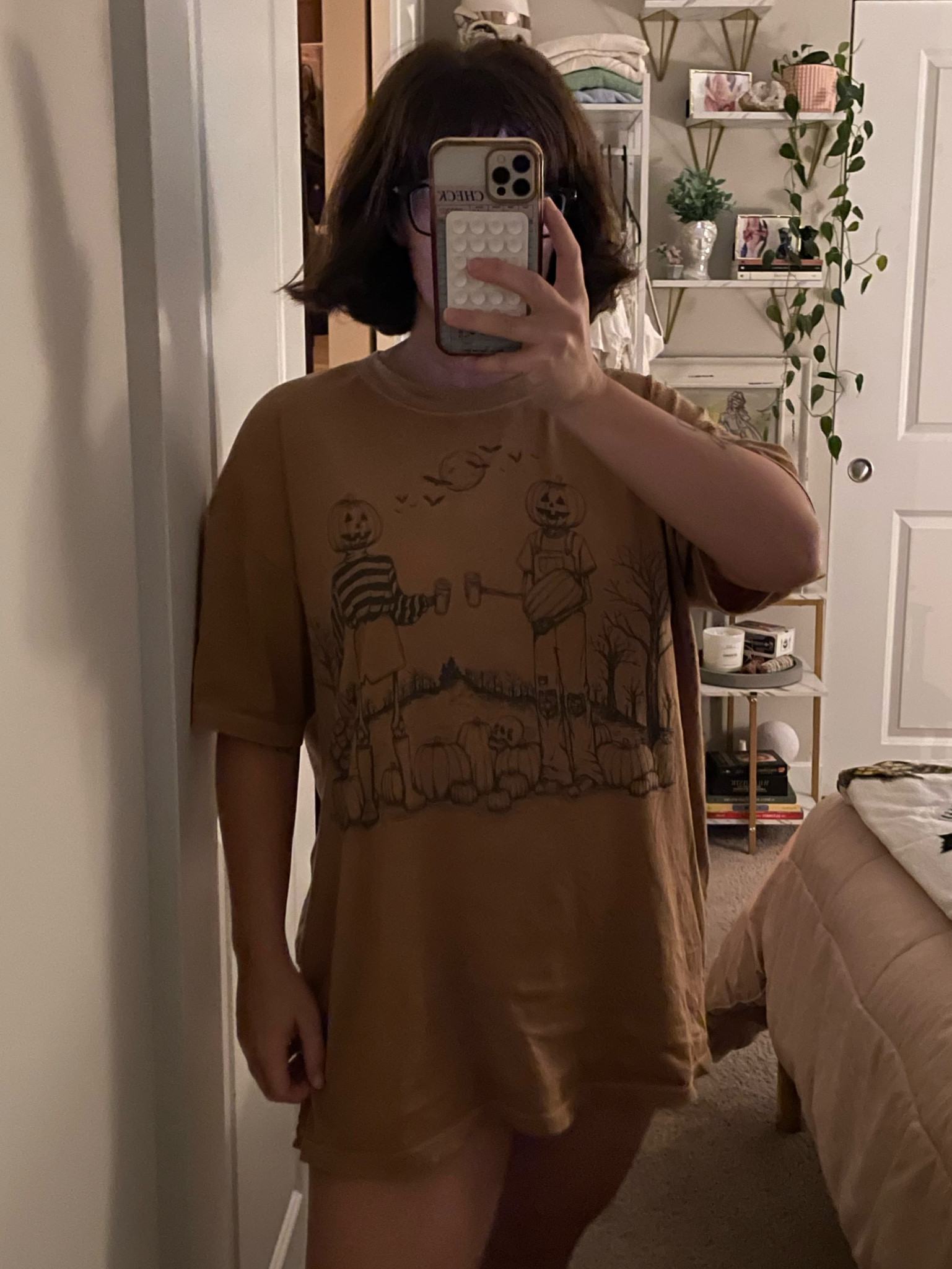 I love these AE Halloween shirts. This is so cute. Wearing an XS/small. #halloween