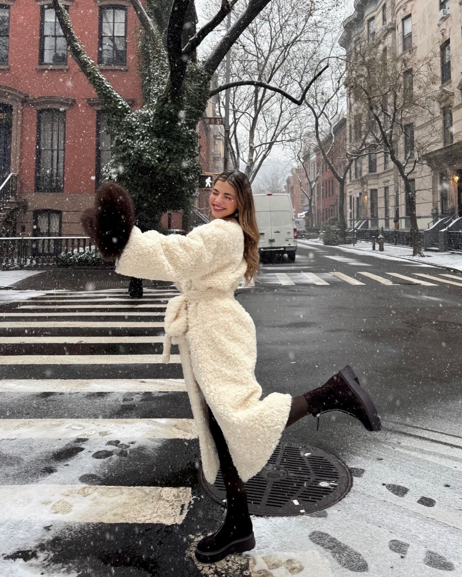 Do you want to build a snowman? ❄️

#LTKShoeCrush #LTKSeasonal #LTKStyleTip