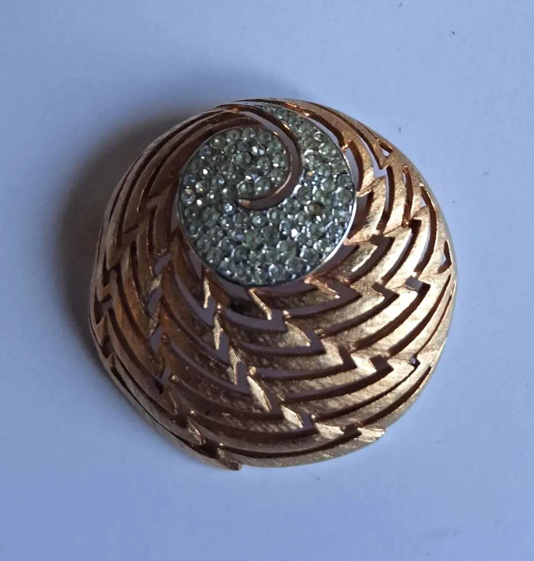 I collect and recreate art nouveau and art deco jewelry designs using authentic vintage glass bea... | Etsy (US)