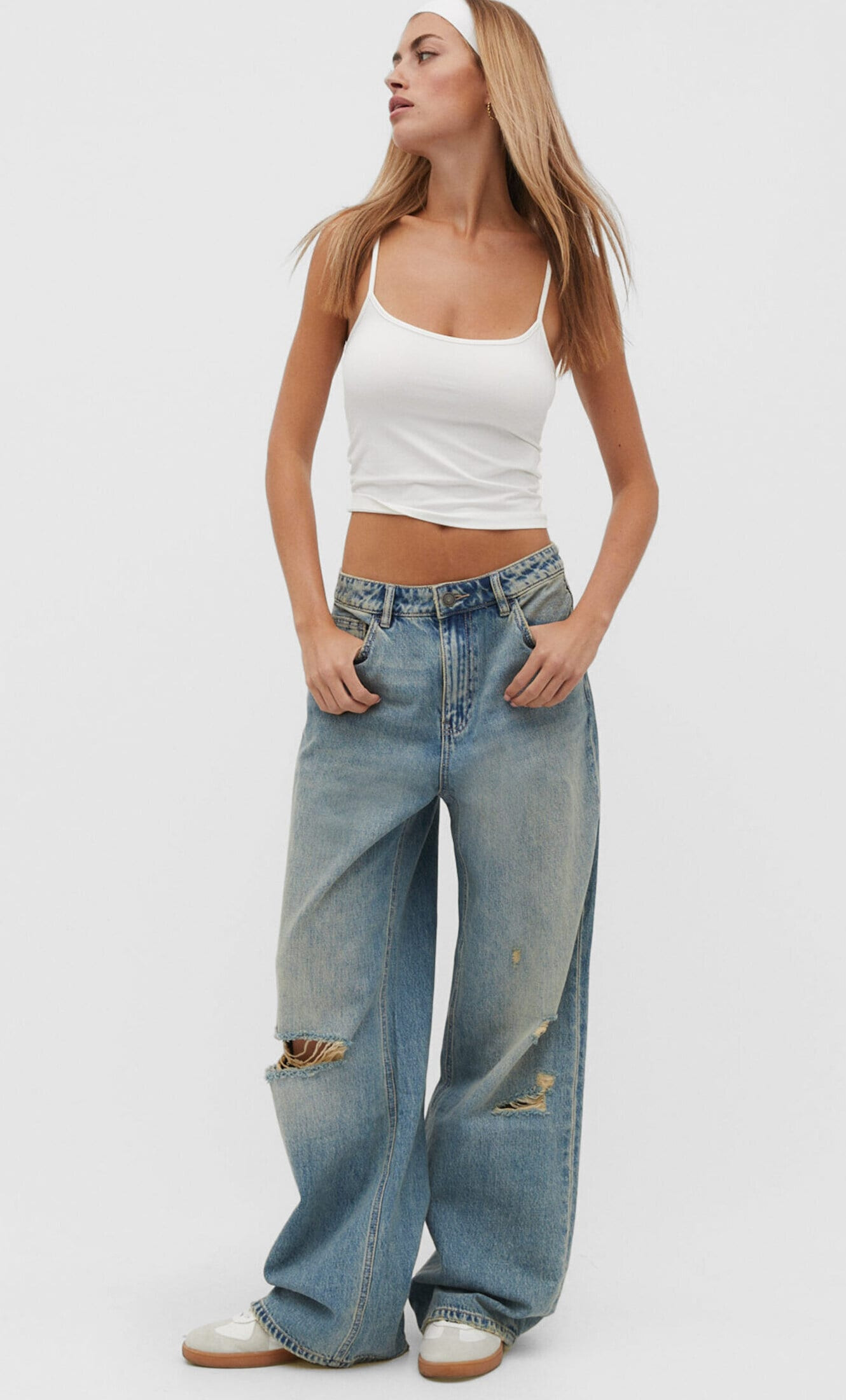 Low- waist Jeans mit geradem weiten Bein - Jeans für Damen | Stradivarius Deutschland | Stradivarius DE