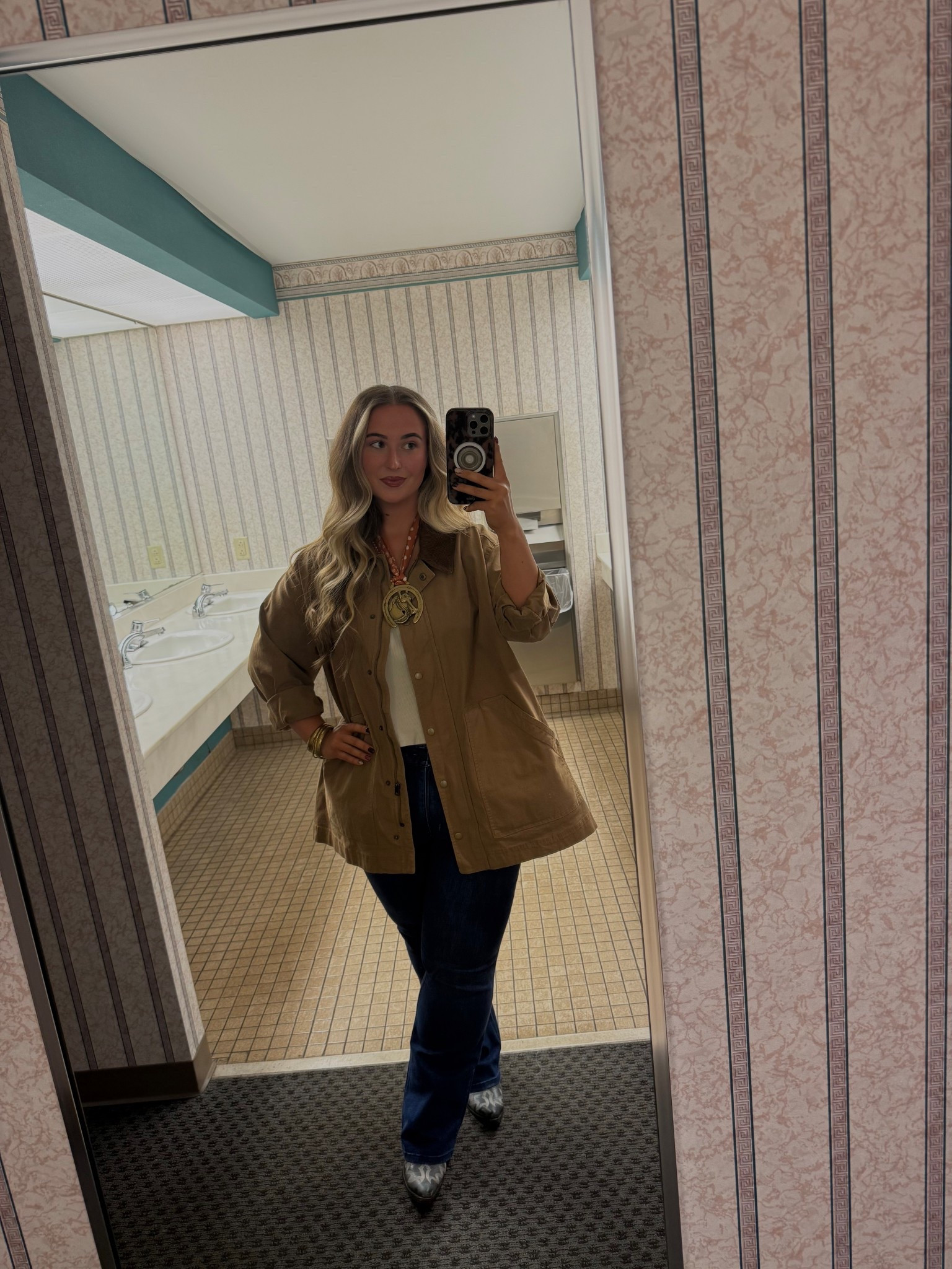 casual friday at the office is my favorite!

#LTKFindsUnder100 #LTKFindsUnder50 #LTKPlusSize