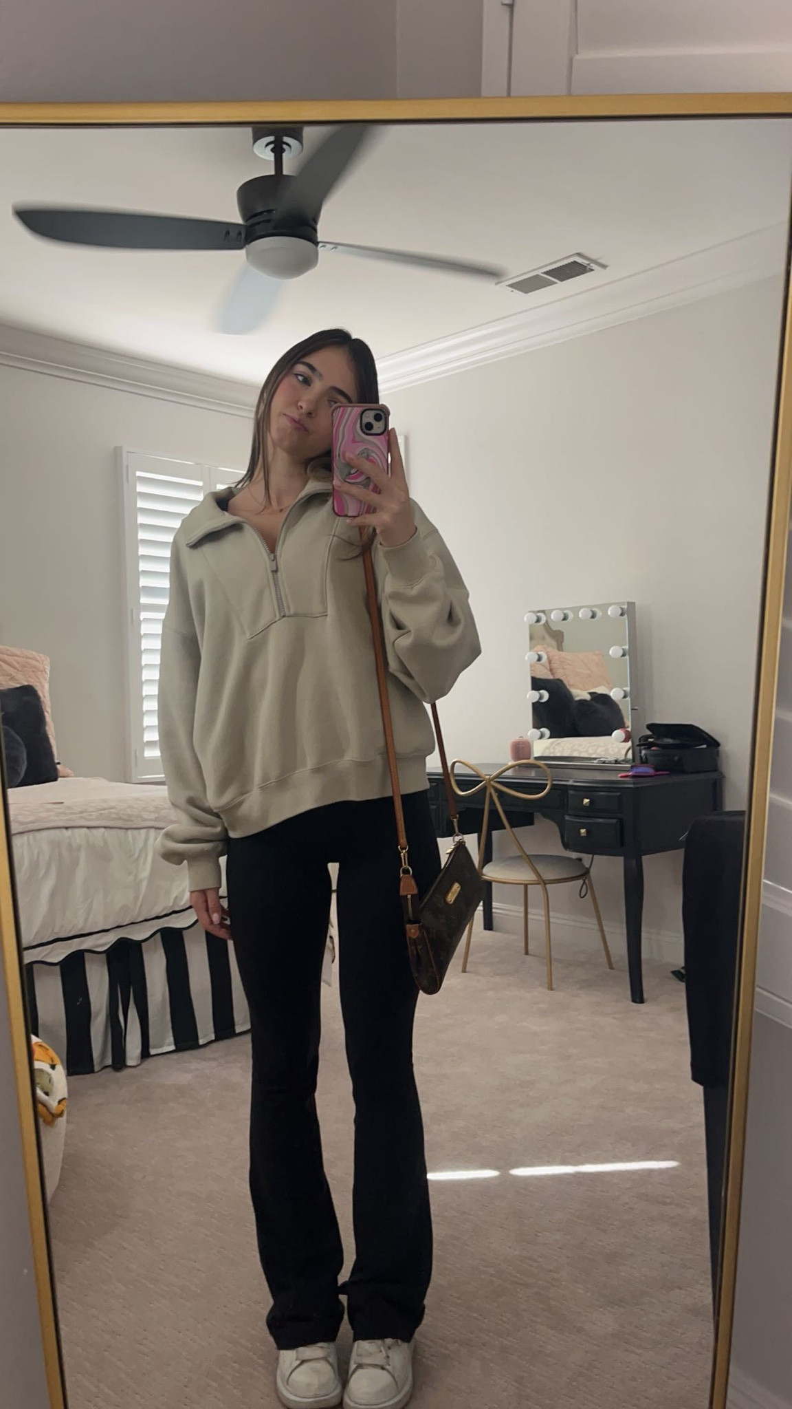 Basic OOTD 👛

Outfit Details Linked 

#LTKstyletip #LTKU #LTKover40