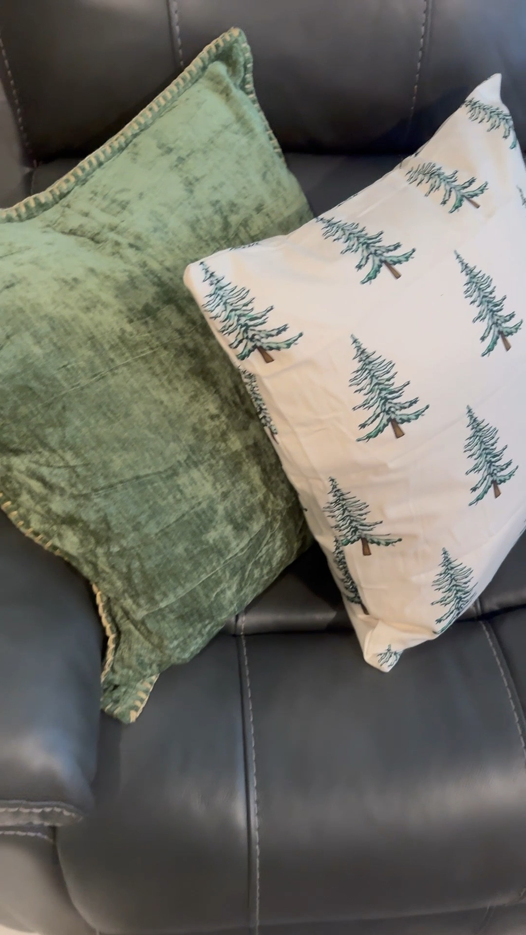 Christmas decor 

#LTKHome #LTKHoliday #LTKFindsUnder50