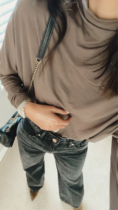 I’m just shy of 5’7 wearing the size small top and size 0R jeans. 
Casual style, express fashion, StylinByAylin 

#LTKstyletip #LTKunder100 #LTKSeasonal