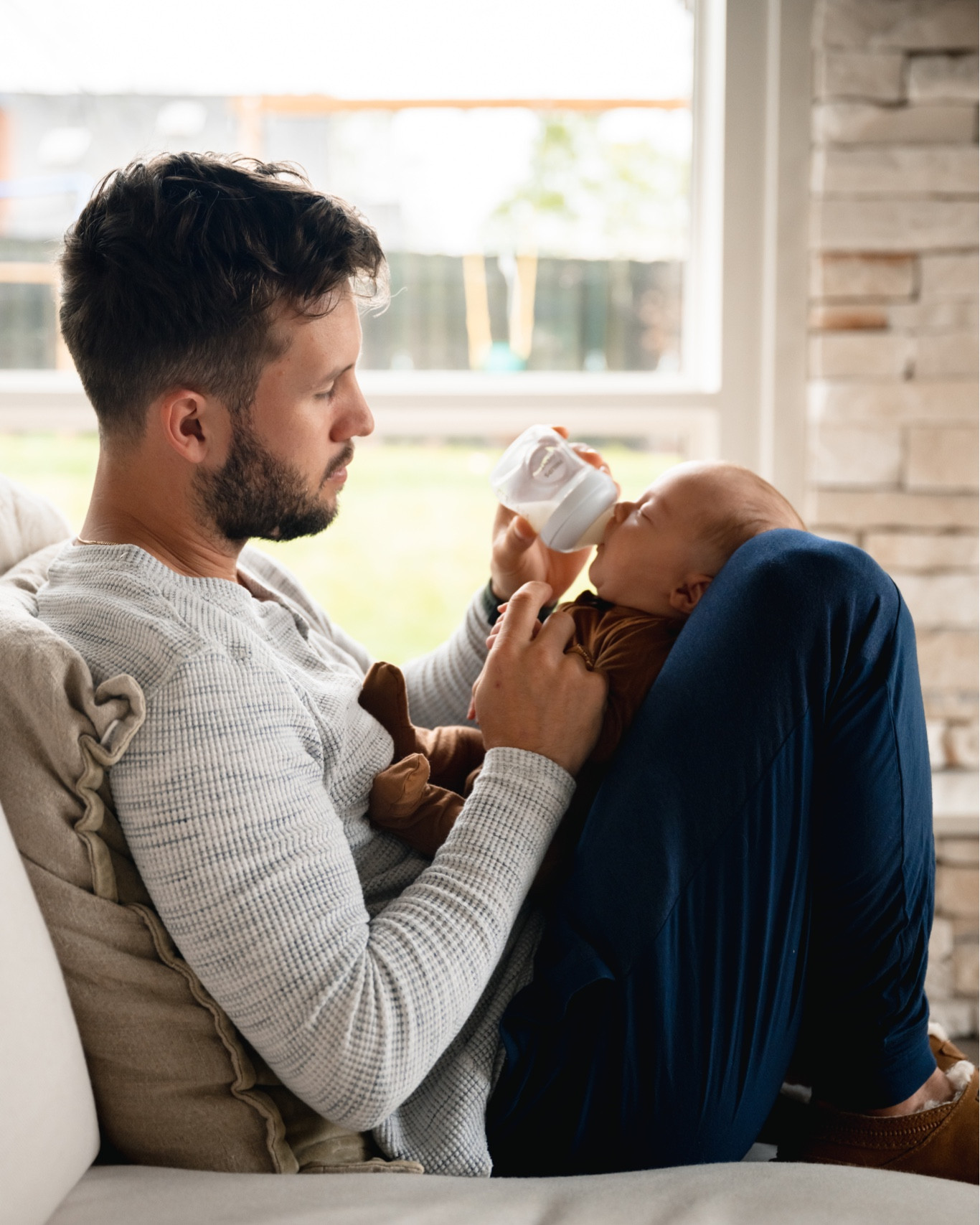 Hunter and I have always considered ourselves a team. This has been
especially helpful when it comes to parenting 2 boys. Giving Hunter a break from
round the clock breastfeeding allows her to have some time to herself and 1 on
1 time with Remy. The @PhilipsAvent Natural Baby Bottle with Natural Response
Nipple has been a game changer for dad feedings as it allows Radnor to drink at
his own pace just as he would when breastfeeding. #ParentYourWay
#AventPartner #Target #TargetPartner


#LTKfamily #LTKbaby
